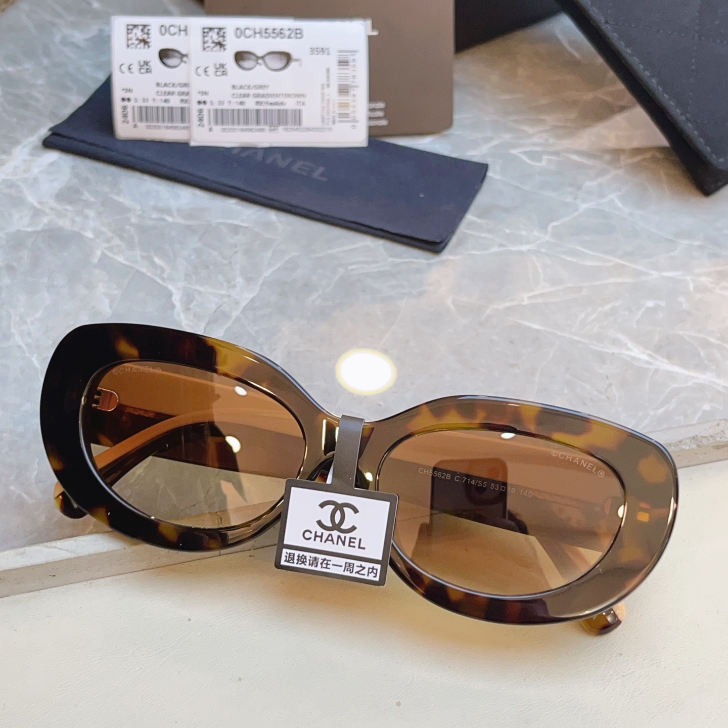 ，【CHANE*】香奈儿新款太阳镜 高版本✨，MODEL：CH5562B，SIZE：53口19-140