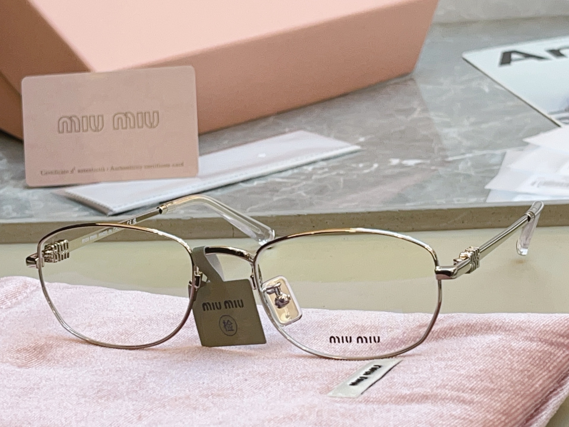 ，【MIUMI*】缪*缪新款眼镜架，Mod:OMU 52ZV，SIZE:53口21-140