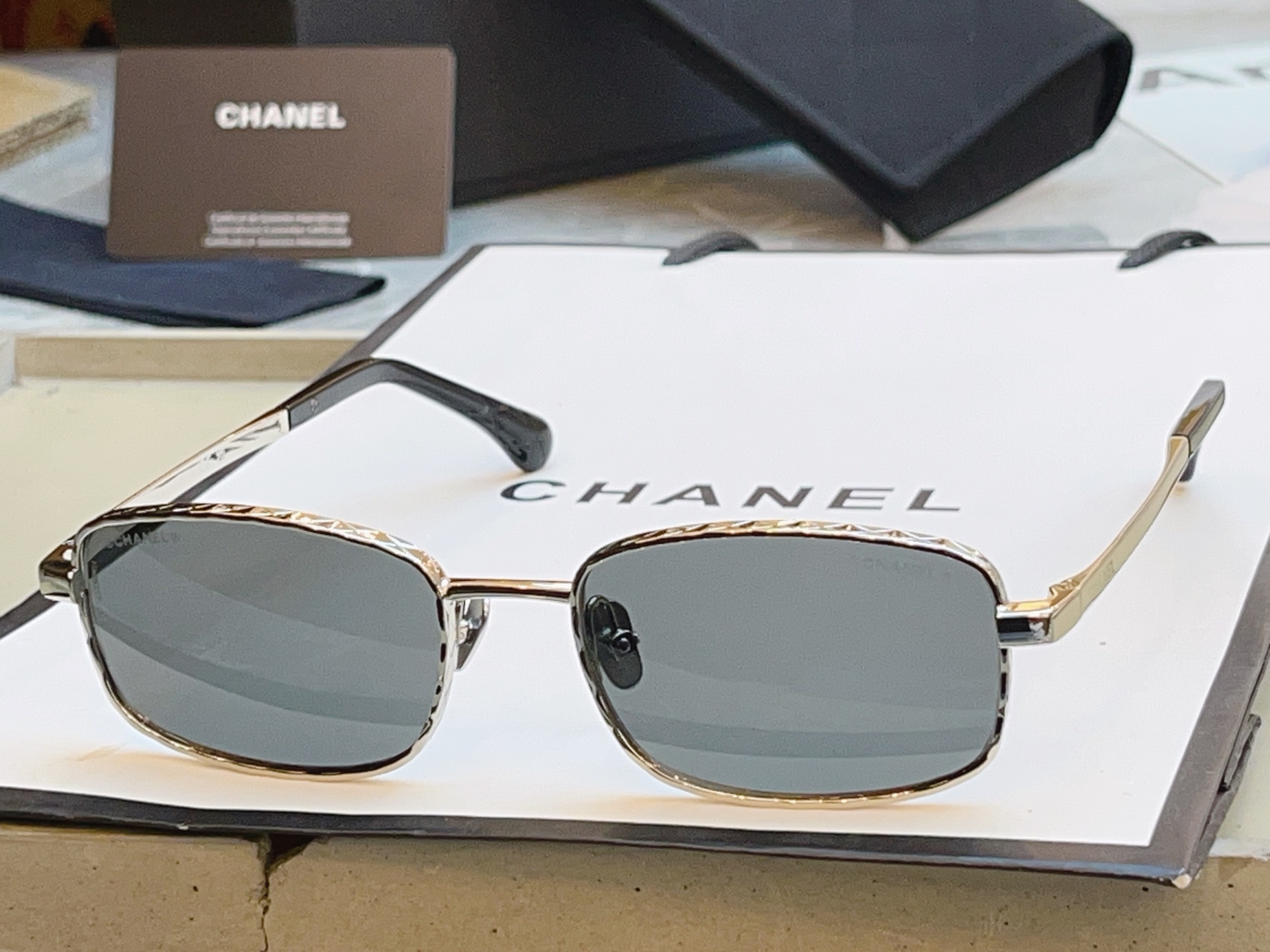 ，【CHANE*】香奈儿新款太阳镜 高版本✨，MODEL：CH4295-S，SIZE：58口17-140