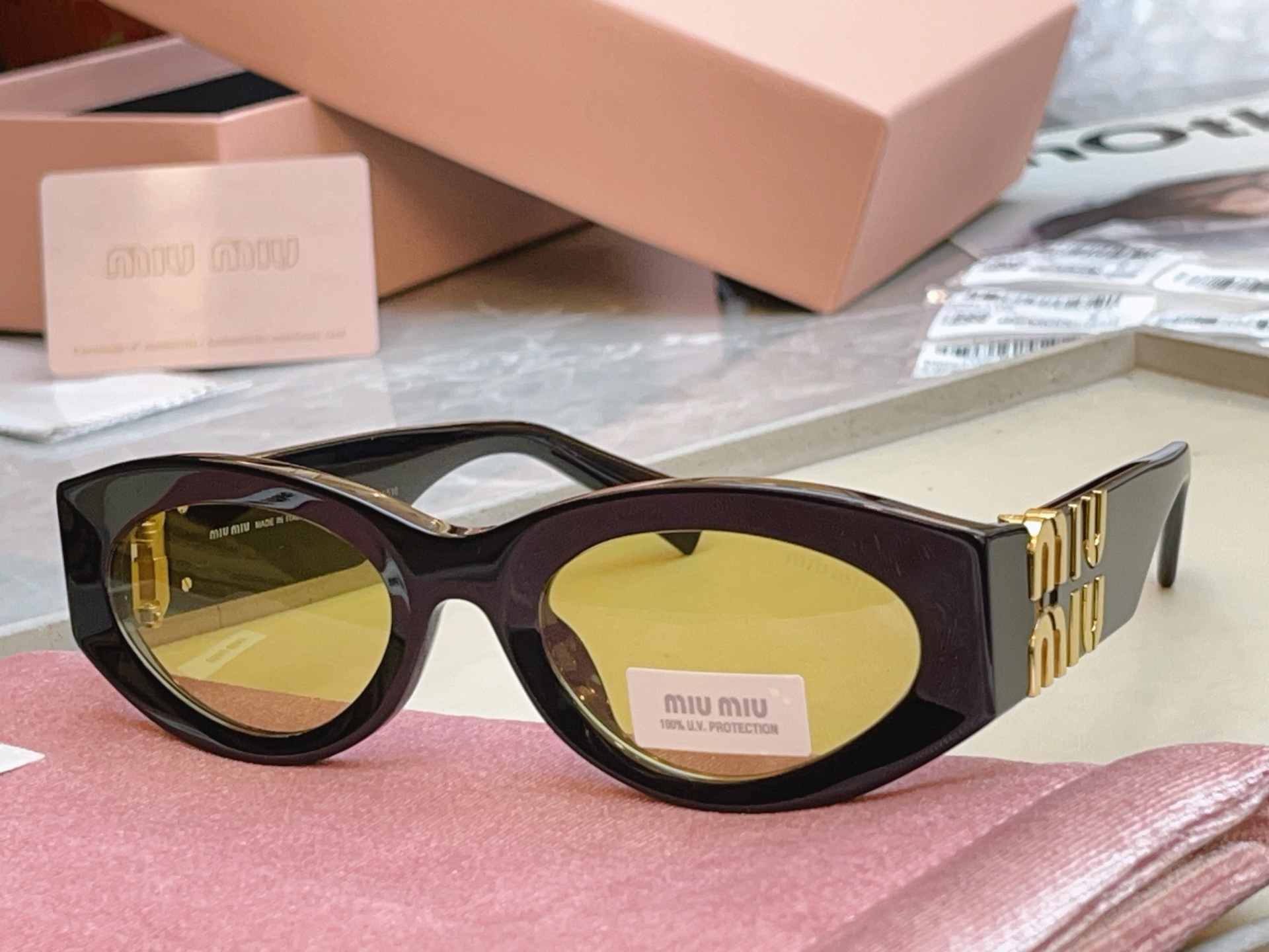 ，【MIUMI*】缪*缪新款太阳镜🕶️，Mod:SMU 11W，SIZE:54口21-135 原单高品质