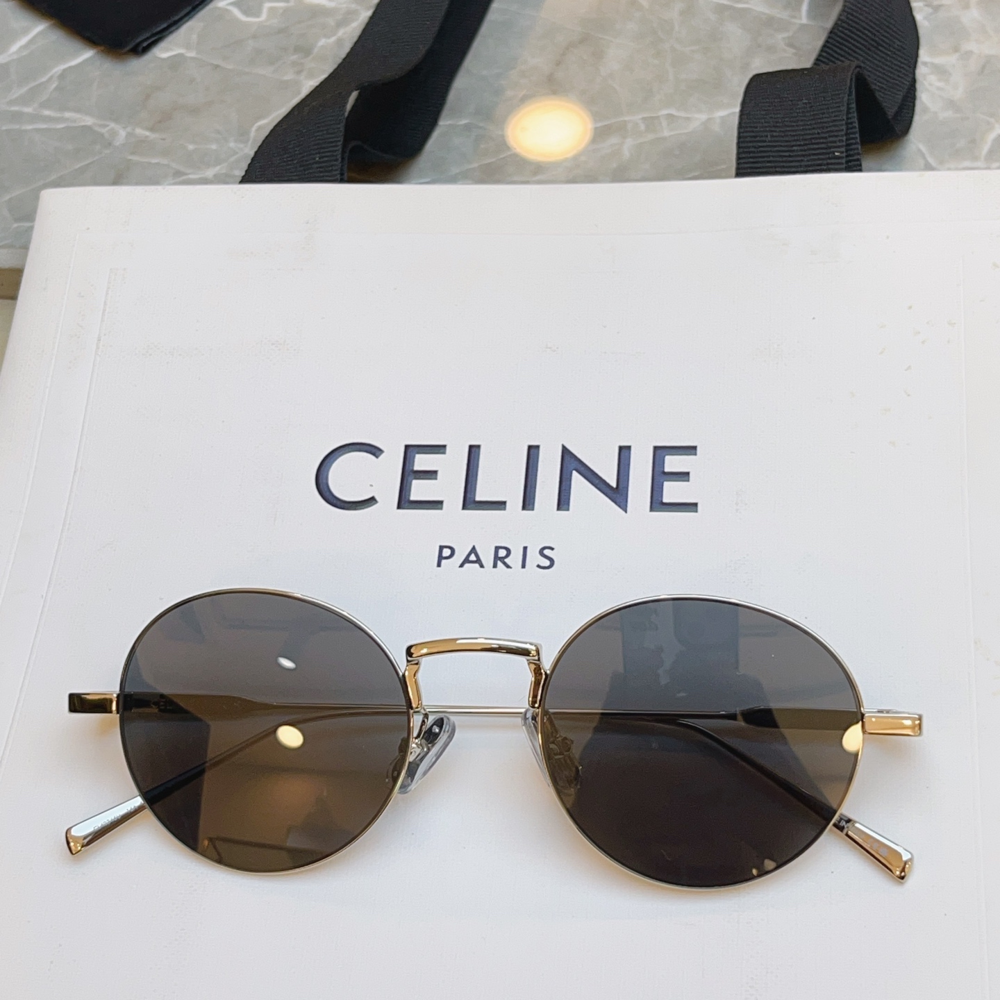 ，【CELIN*】赛*琳新款太阳镜 高品质✨， MODEL:CL40346U，SIZE: 49口20-140
