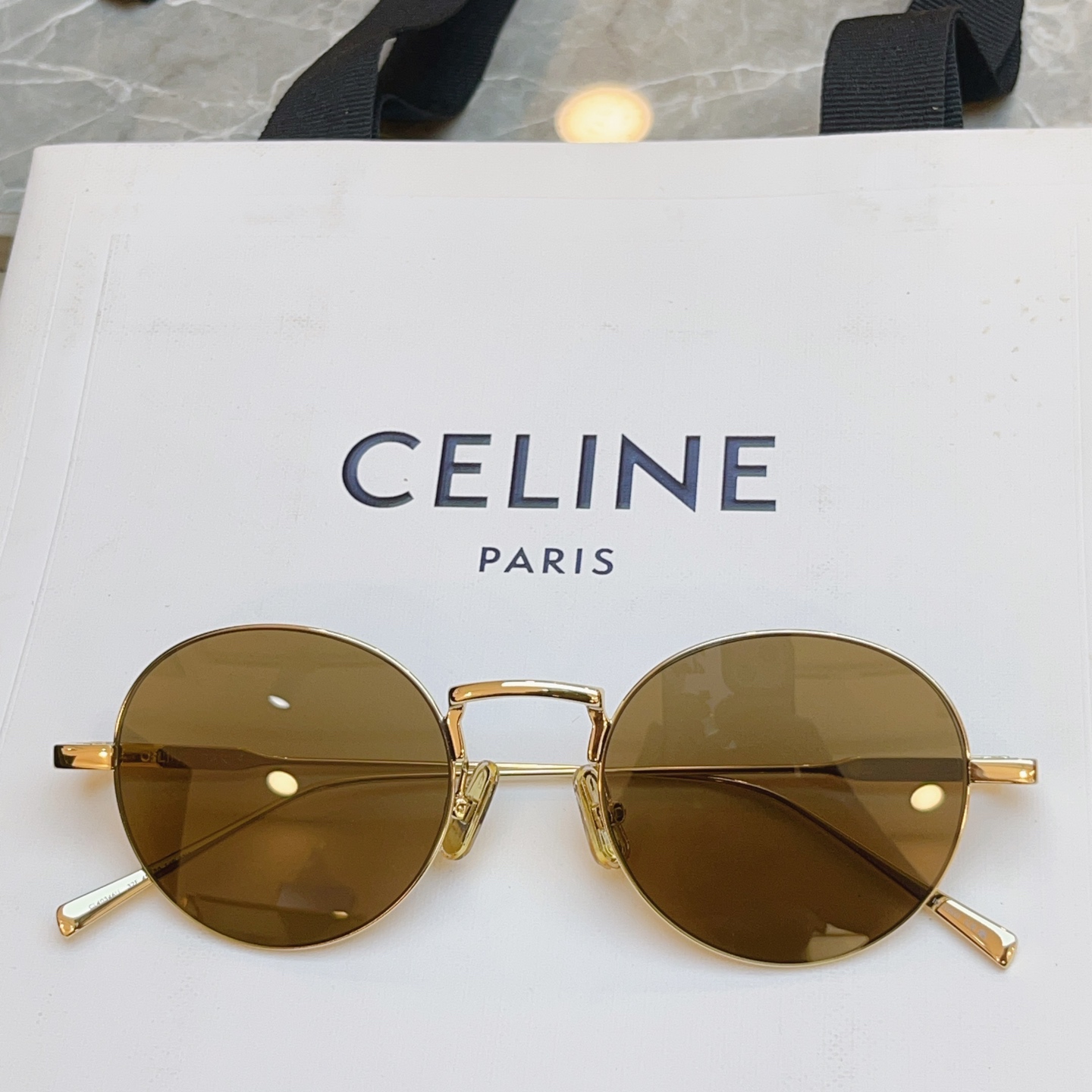 ，【CELIN*】赛*琳新款太阳镜 高品质✨， MODEL:CL40346U，SIZE: 49口20-140