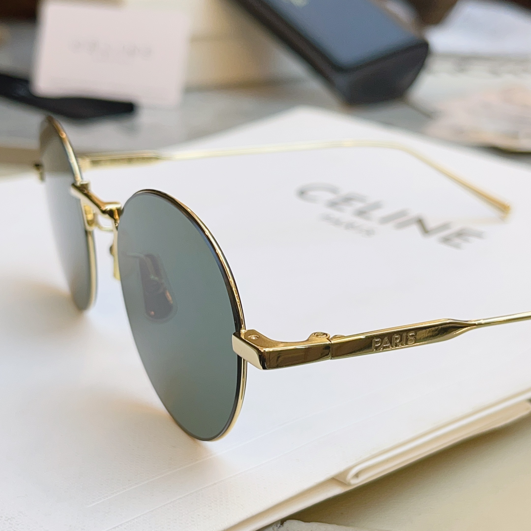 ，【CELIN*】赛*琳新款太阳镜 高品质✨， MODEL:CL40346U，SIZE: 49口20-140