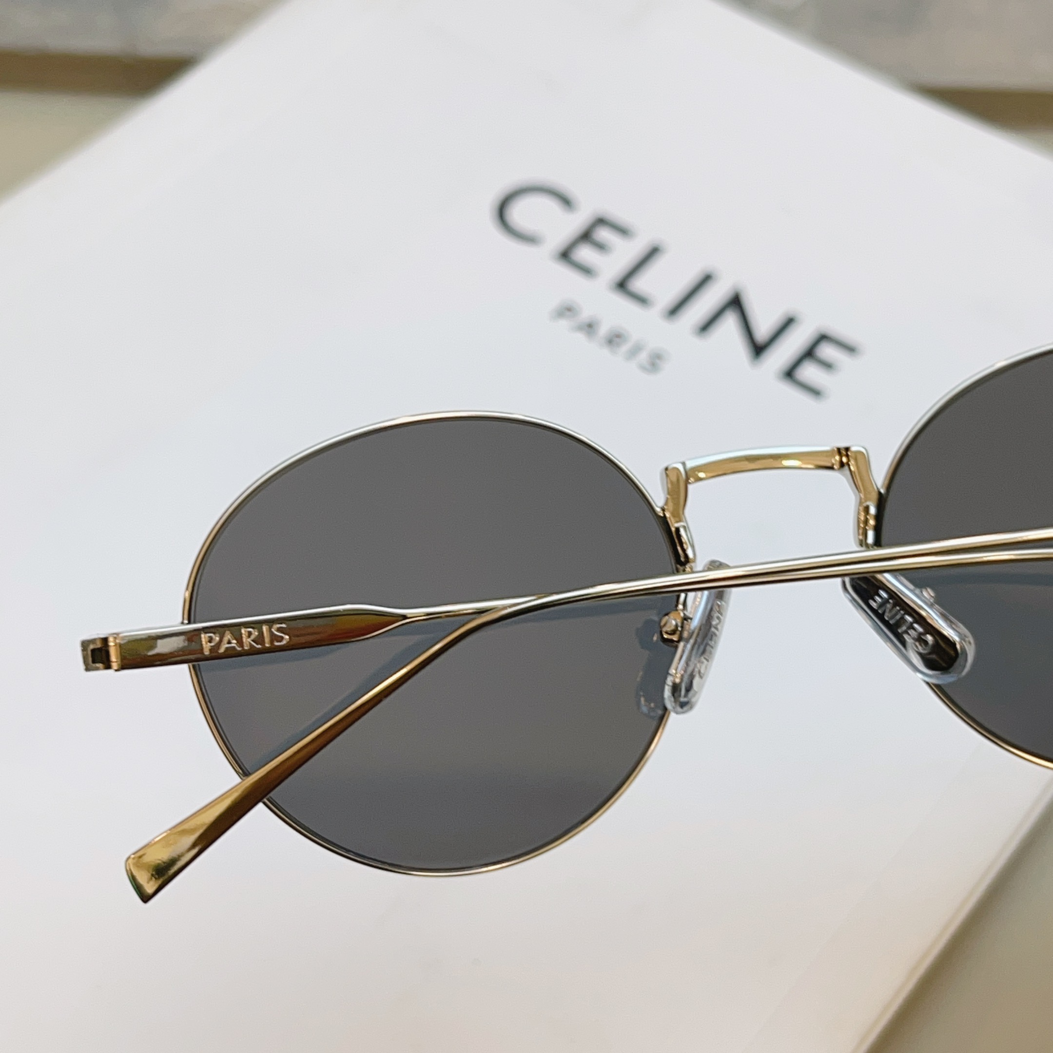 ，【CELIN*】赛*琳新款太阳镜 高品质✨， MODEL:CL40346U，SIZE: 49口20-140