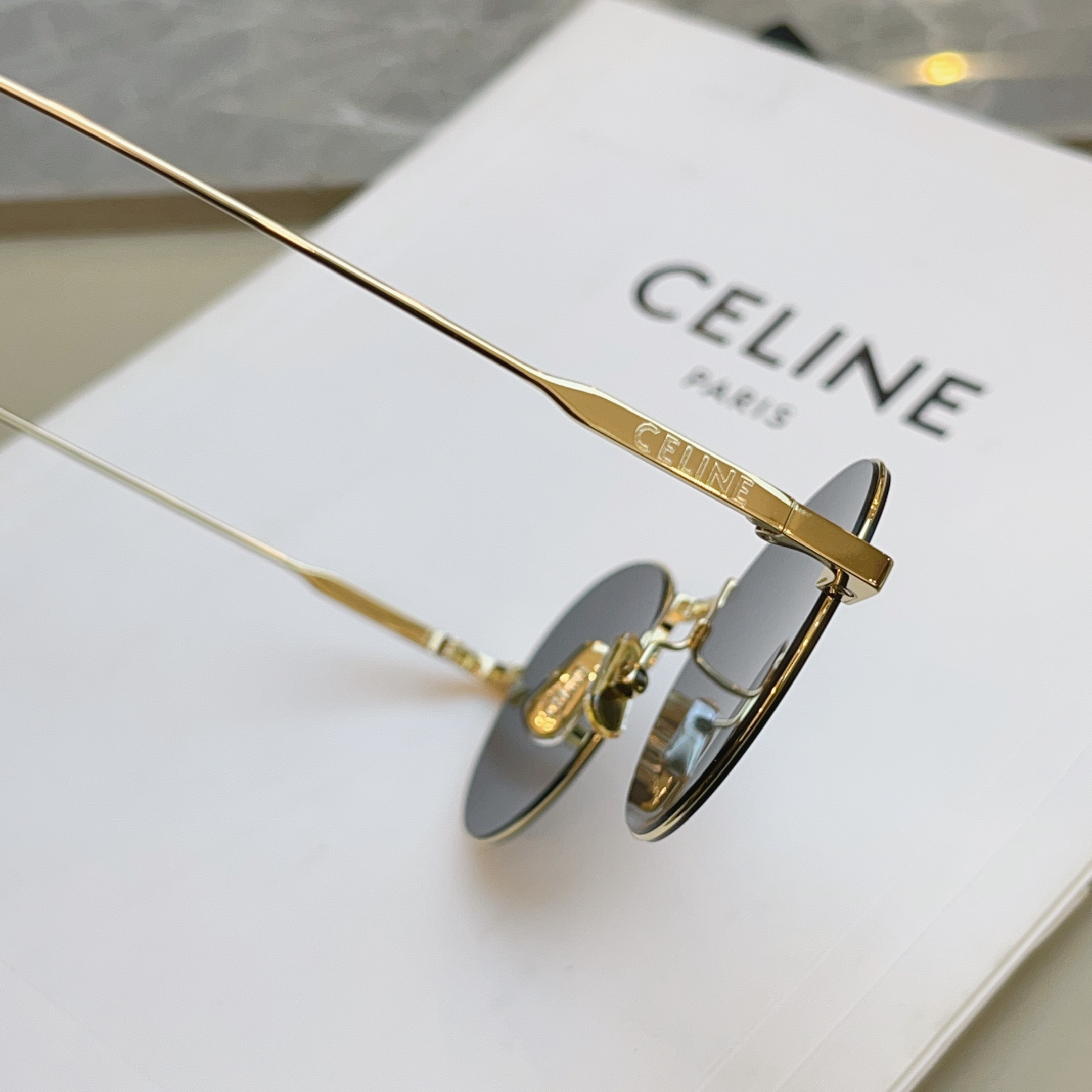 ，【CELIN*】赛*琳新款太阳镜 高品质✨， MODEL:CL40346U，SIZE: 49口20-140