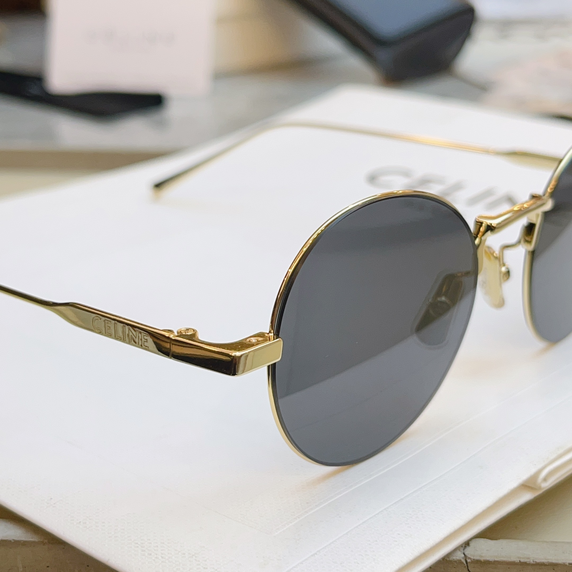 ，【CELIN*】赛*琳新款太阳镜 高品质✨， MODEL:CL40346U，SIZE: 49口20-140