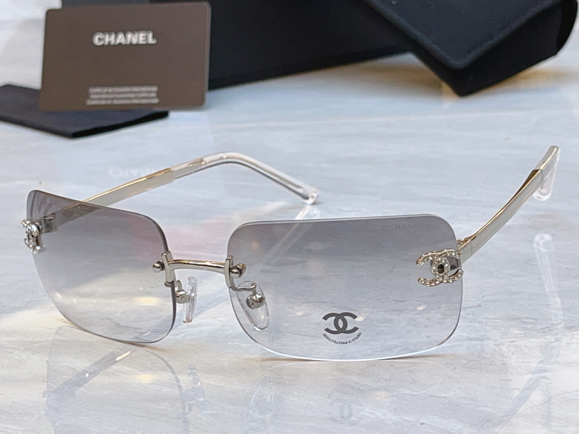 【CHANE*】香奈儿新款太阳镜，MODEL：CH4218，SIZE：60口16-145
