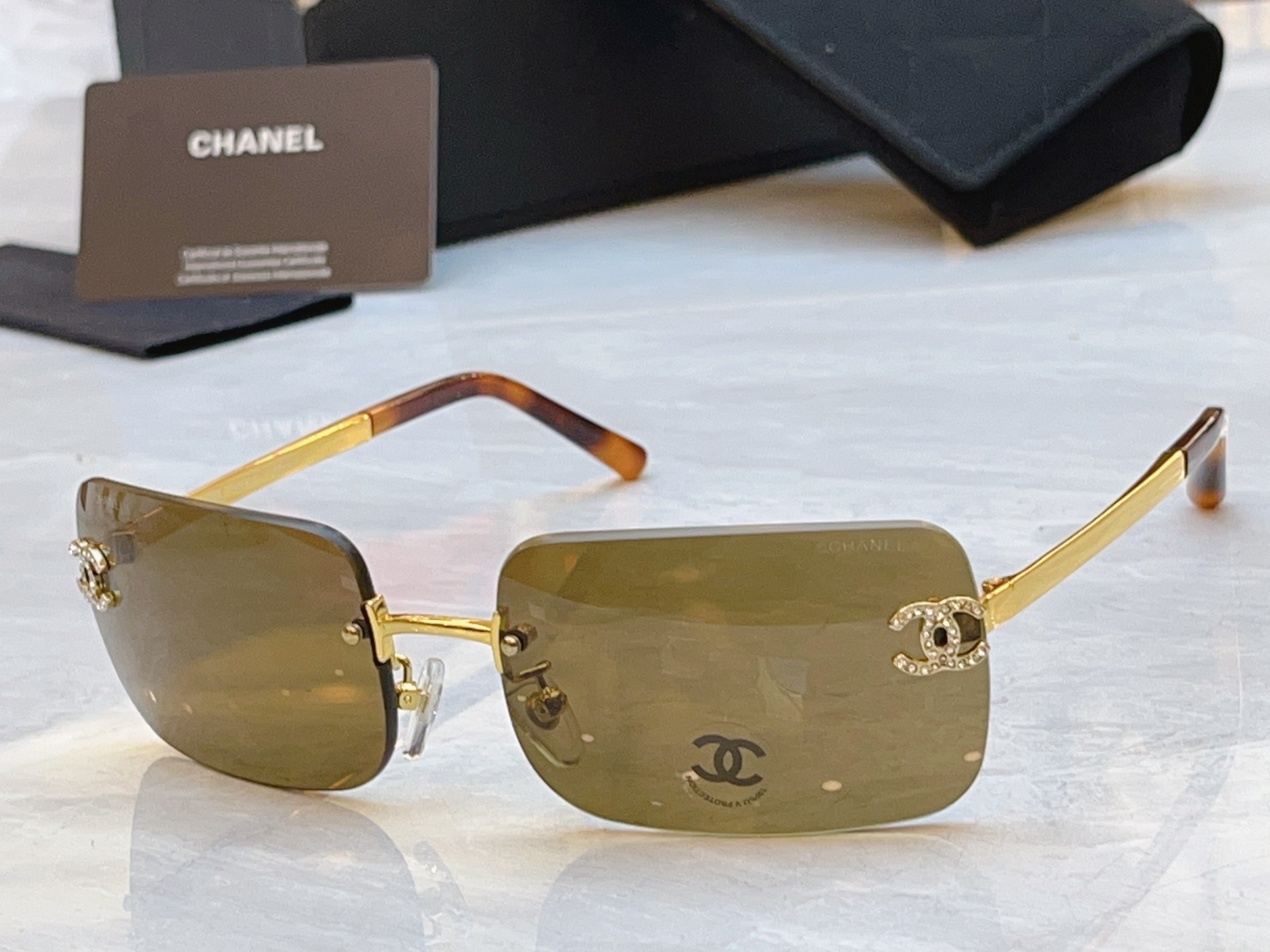 【CHANE*】香奈儿新款太阳镜，MODEL：CH4218，SIZE：60口16-145