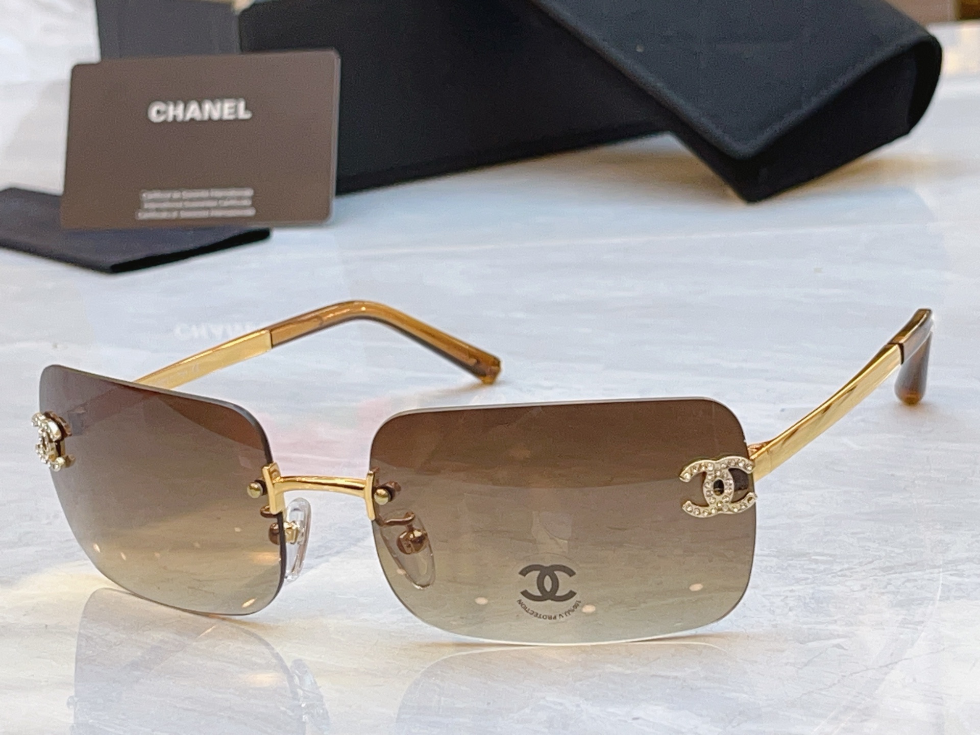 【CHANE*】香奈儿新款太阳镜，MODEL：CH4218，SIZE：60口16-145