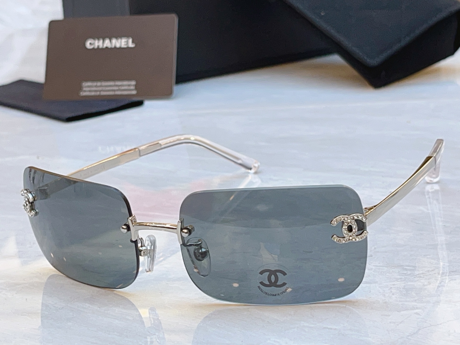 【CHANE*】香奈儿新款太阳镜，MODEL：CH4218，SIZE：60口16-145