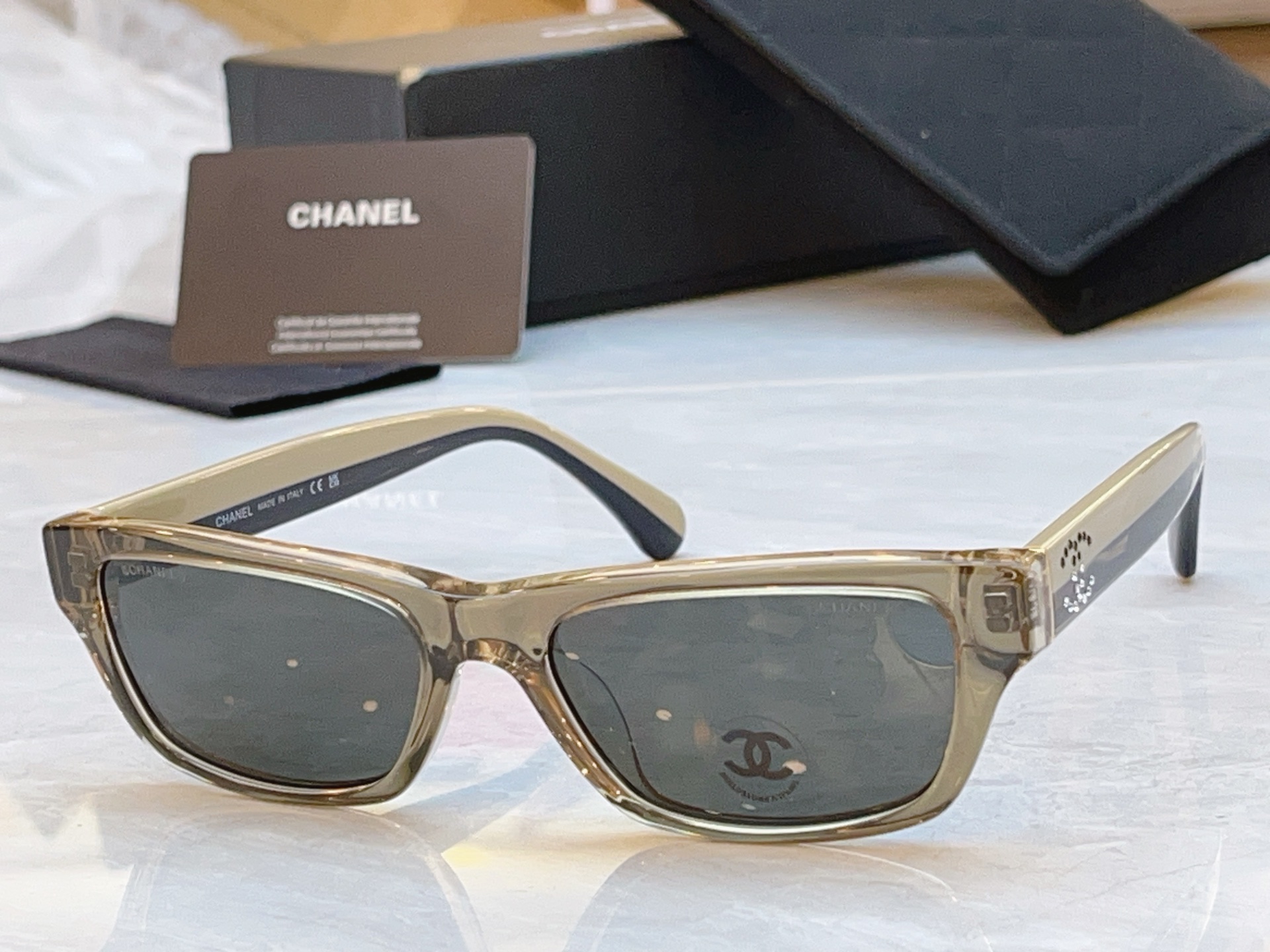 【CHANE*】香奈儿新款太阳镜，MODEL：CH5561B，SIZE：54口20-140
