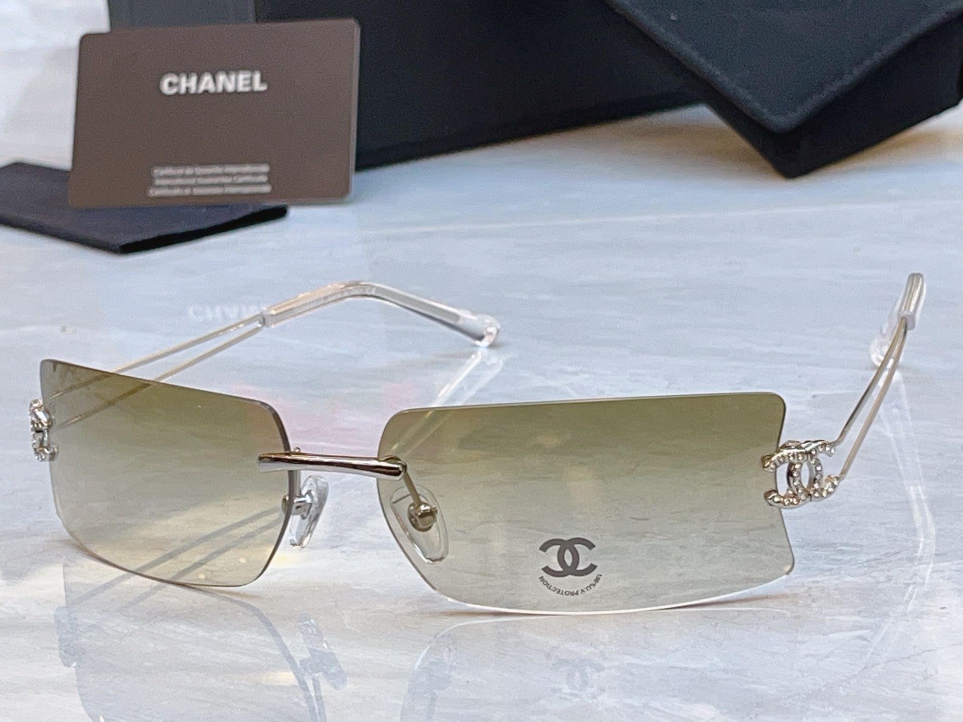 【CHANE*】香奈儿新款太阳镜，MODEL：CH4051，SIZE：63口15-145