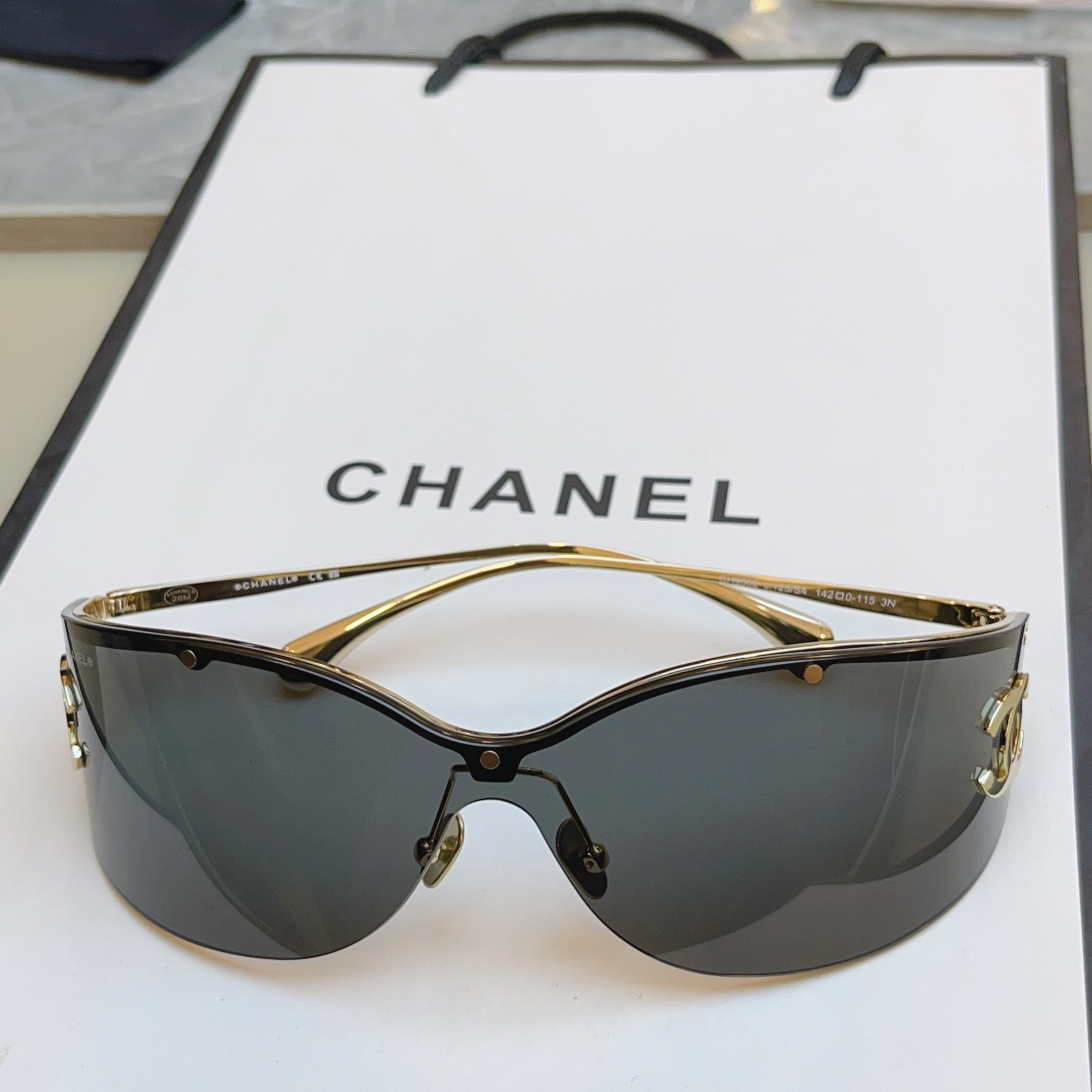 【CHANE*】香奈儿新款太阳镜 高版本✨，MODEL：CH9582，SIZE：142口0-115