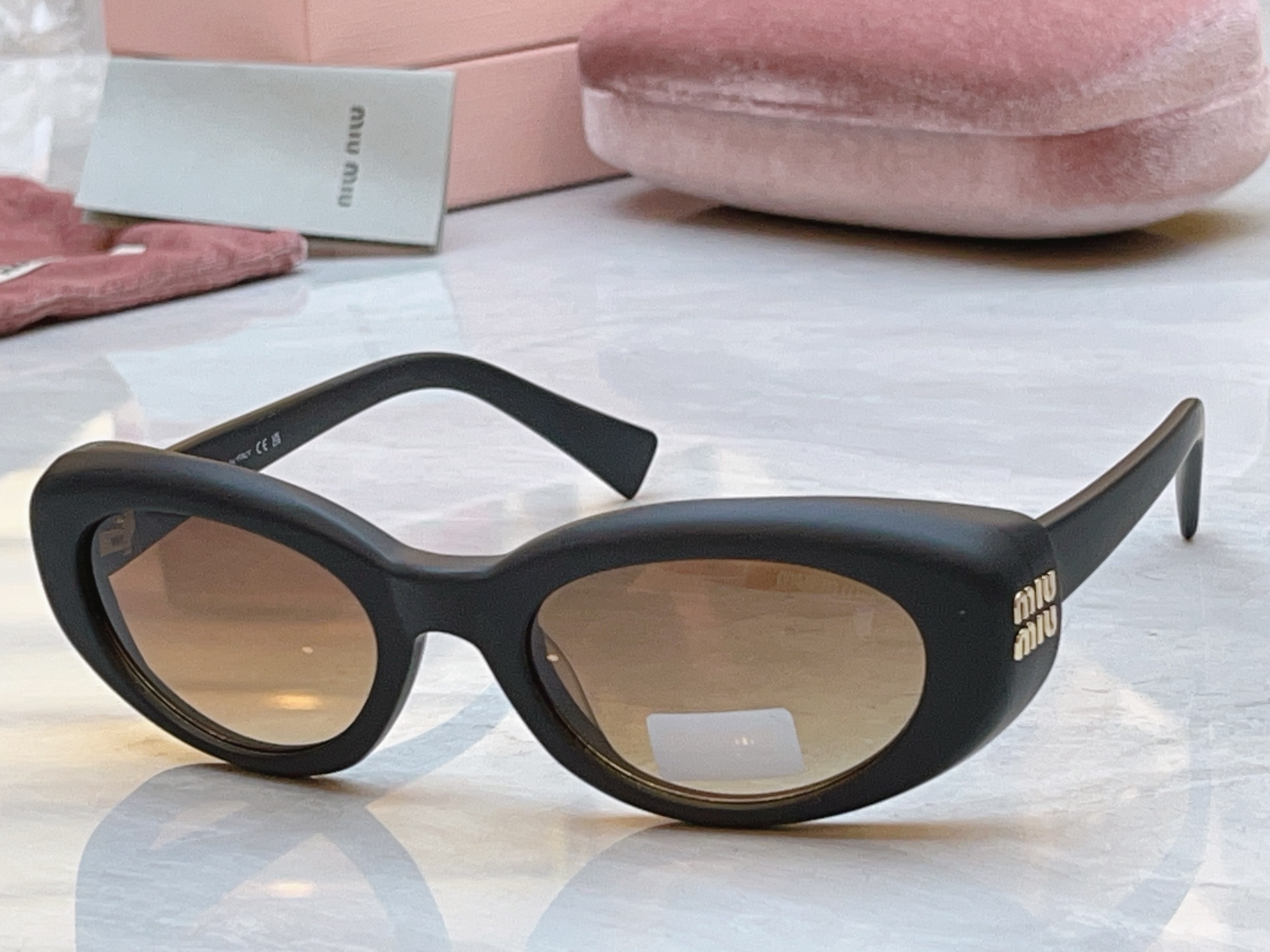 【MIUMI*】缪*缪新款太阳镜，Mod:MU B09S，SIZE:52口22-140