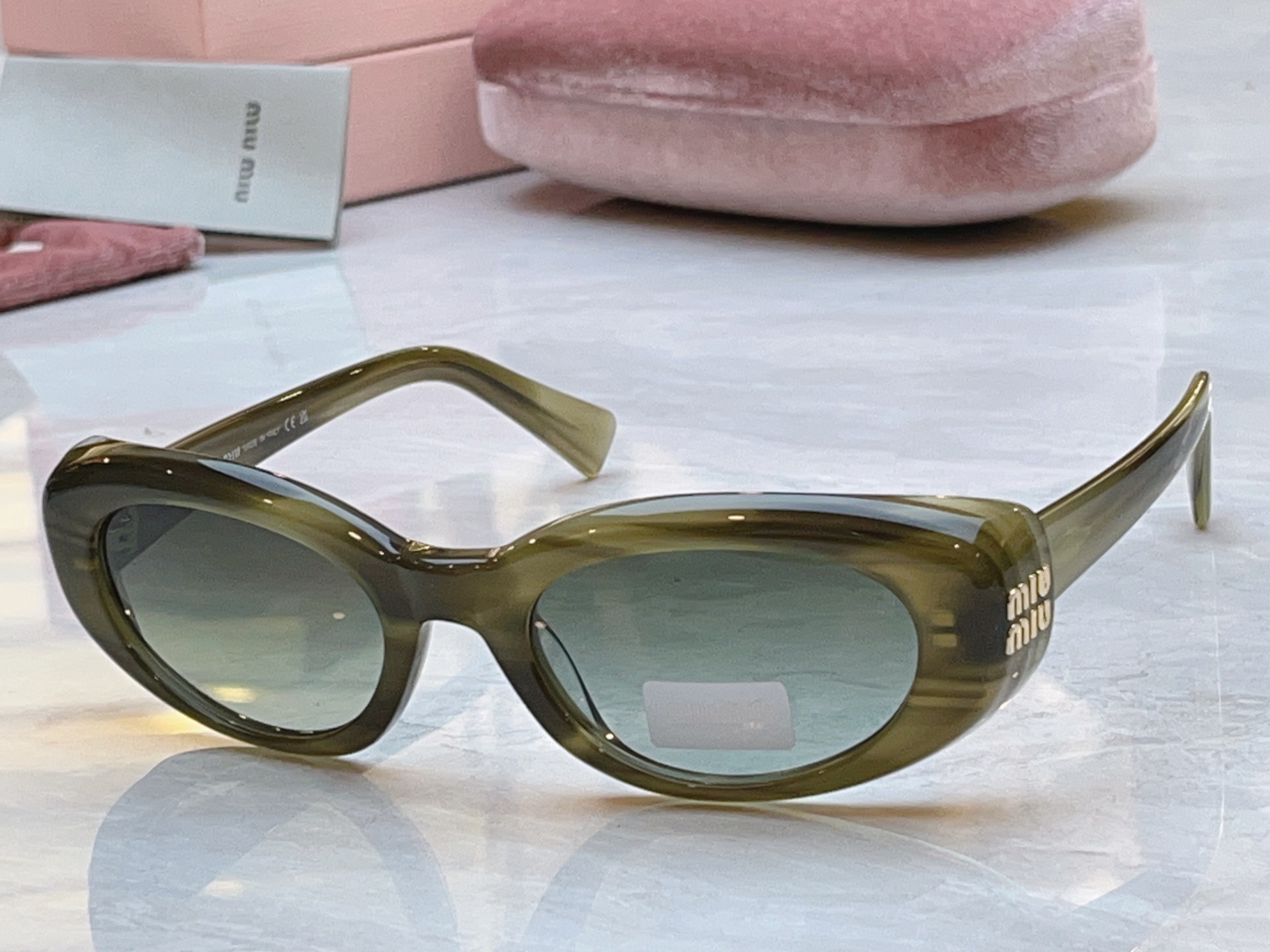 【MIUMI*】缪*缪新款太阳镜，Mod:MU B09S，SIZE:52口22-140