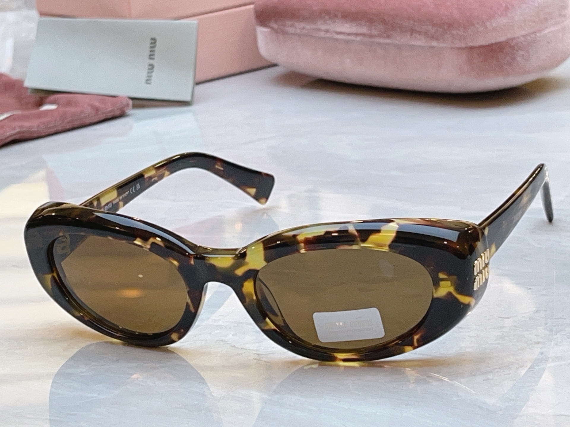NO:897544,,【MIUMI*】Miu*Miao new sunglasses, Mod: MU B09S, SIZE: 52 mouth 22-140 glasses sunglasses, glasses, miumiu19860909,【MIUMI*】缪*缪新款太阳镜,Mod:MU B09S,SIZE:52口22-140眼镜墨镜太阳镜,眼镜,miumiu,glasses