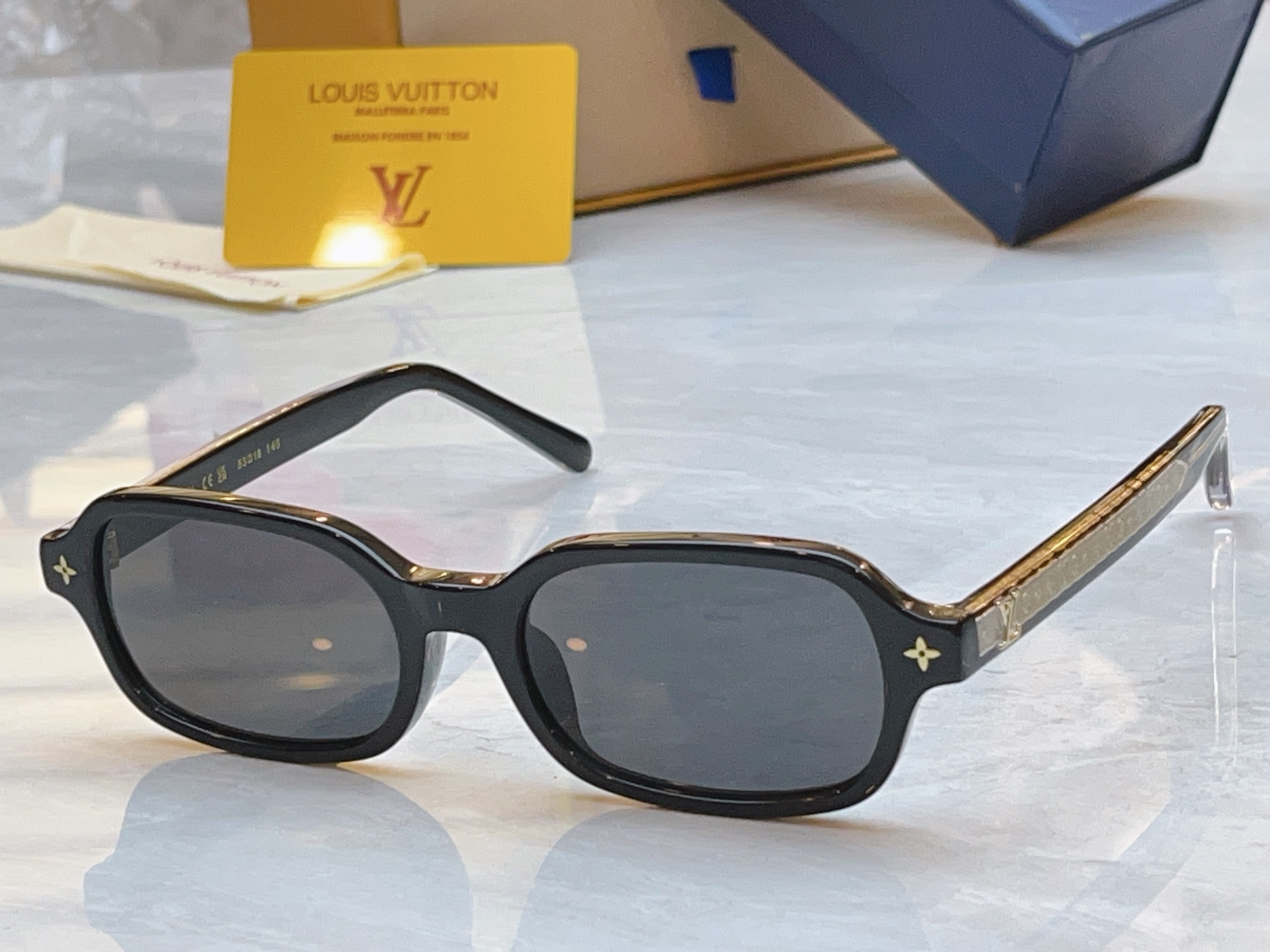 【LOUIS VUITTO*】路易*威登新款太阳镜，MODEL：Z3222U，SIZE：53口18-14