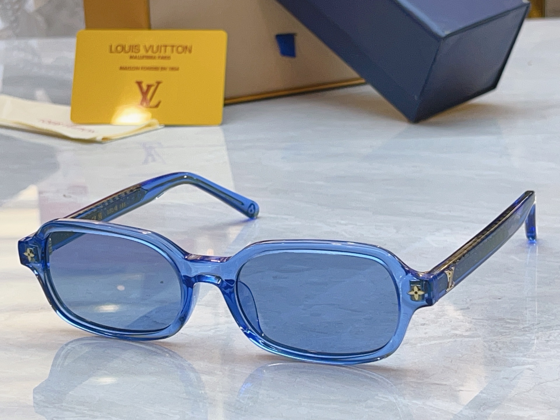 【LOUIS VUITTO*】路易*威登新款太阳镜，MODEL：Z3222U，SIZE：53口18-14