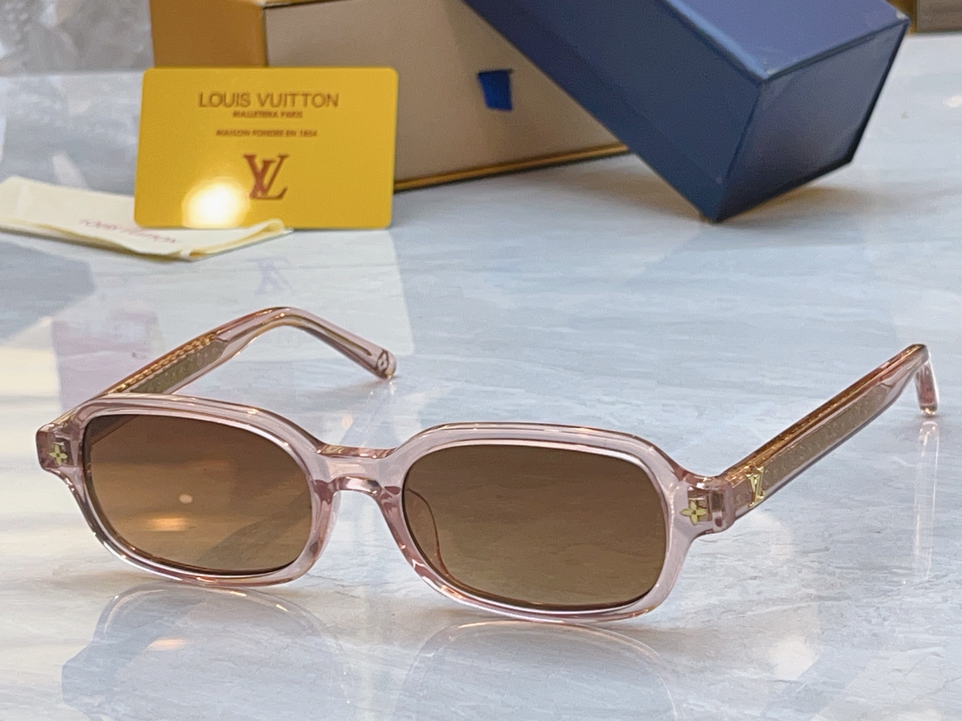 【LOUIS VUITTO*】路易*威登新款太阳镜，MODEL：Z3222U，SIZE：53口18-14