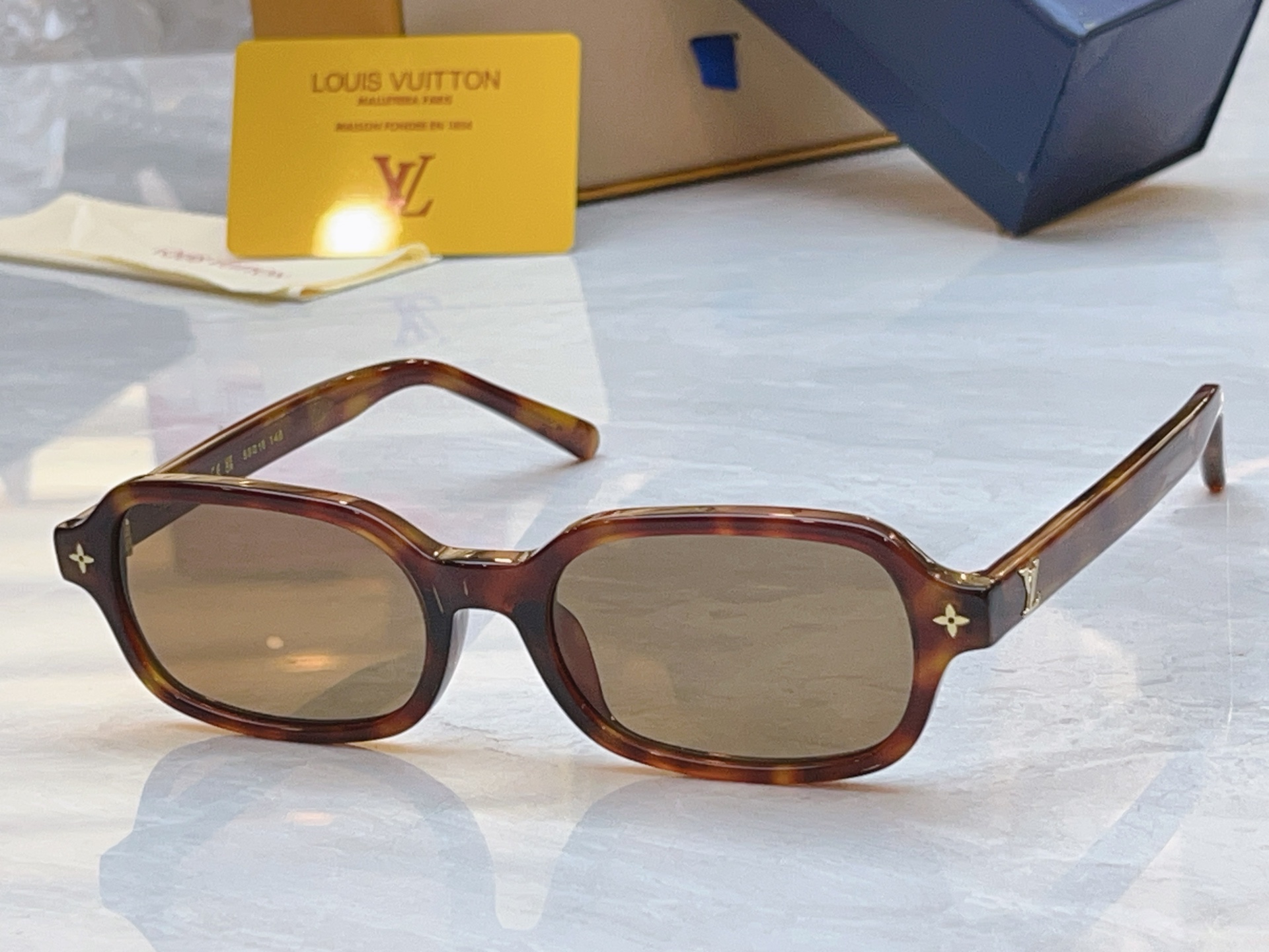 【LOUIS VUITTO*】路易*威登新款太阳镜，MODEL：Z3222U，SIZE：53口18-14