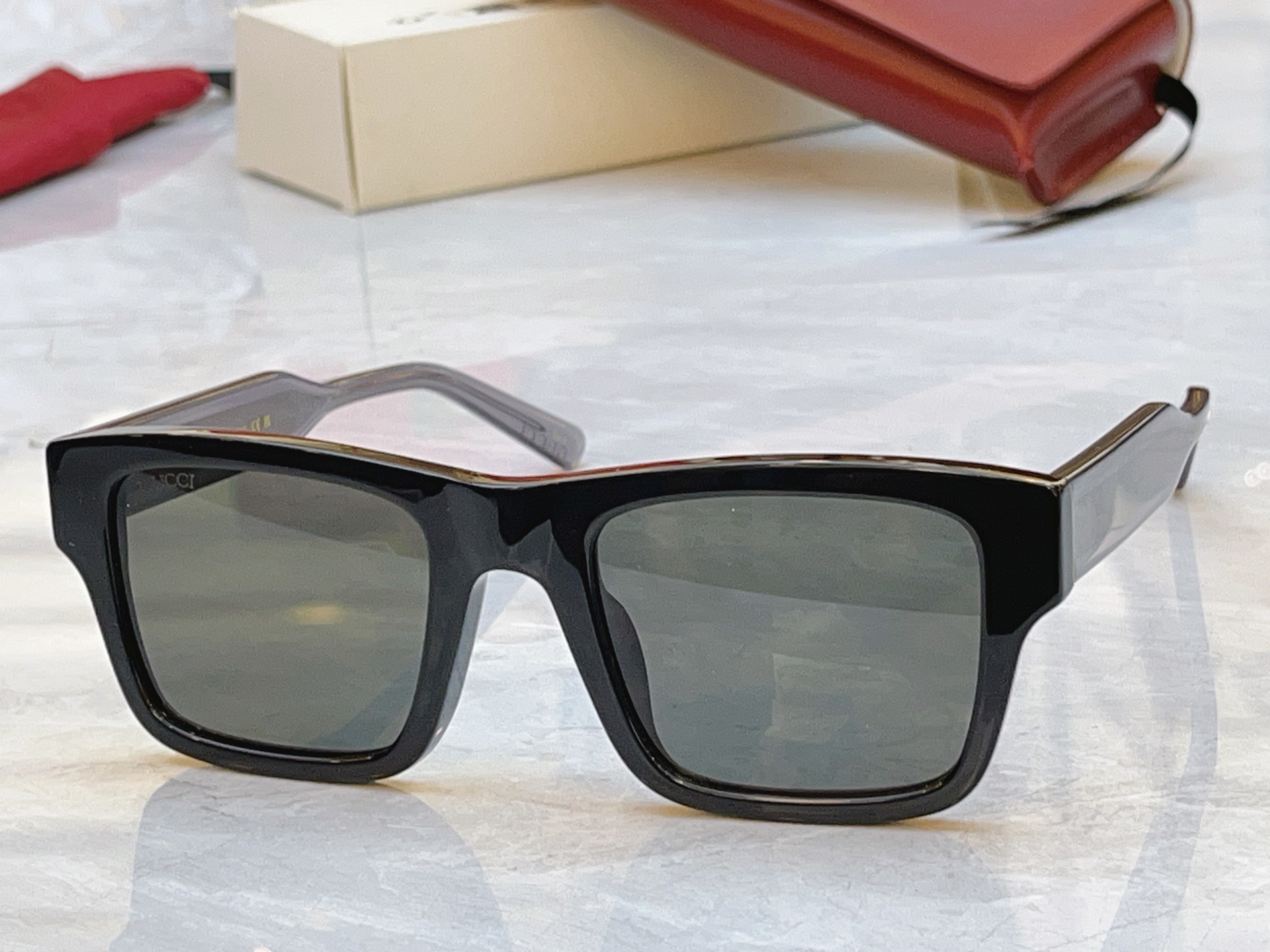 【GUCC*】古*驰新款太阳镜，MODEL：GG2072SA，SIZE：52口22-145