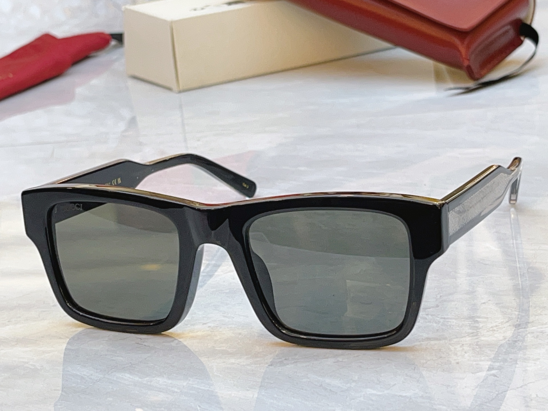 【GUCC*】古*驰新款太阳镜，MODEL：GG2072SA，SIZE：52口22-145