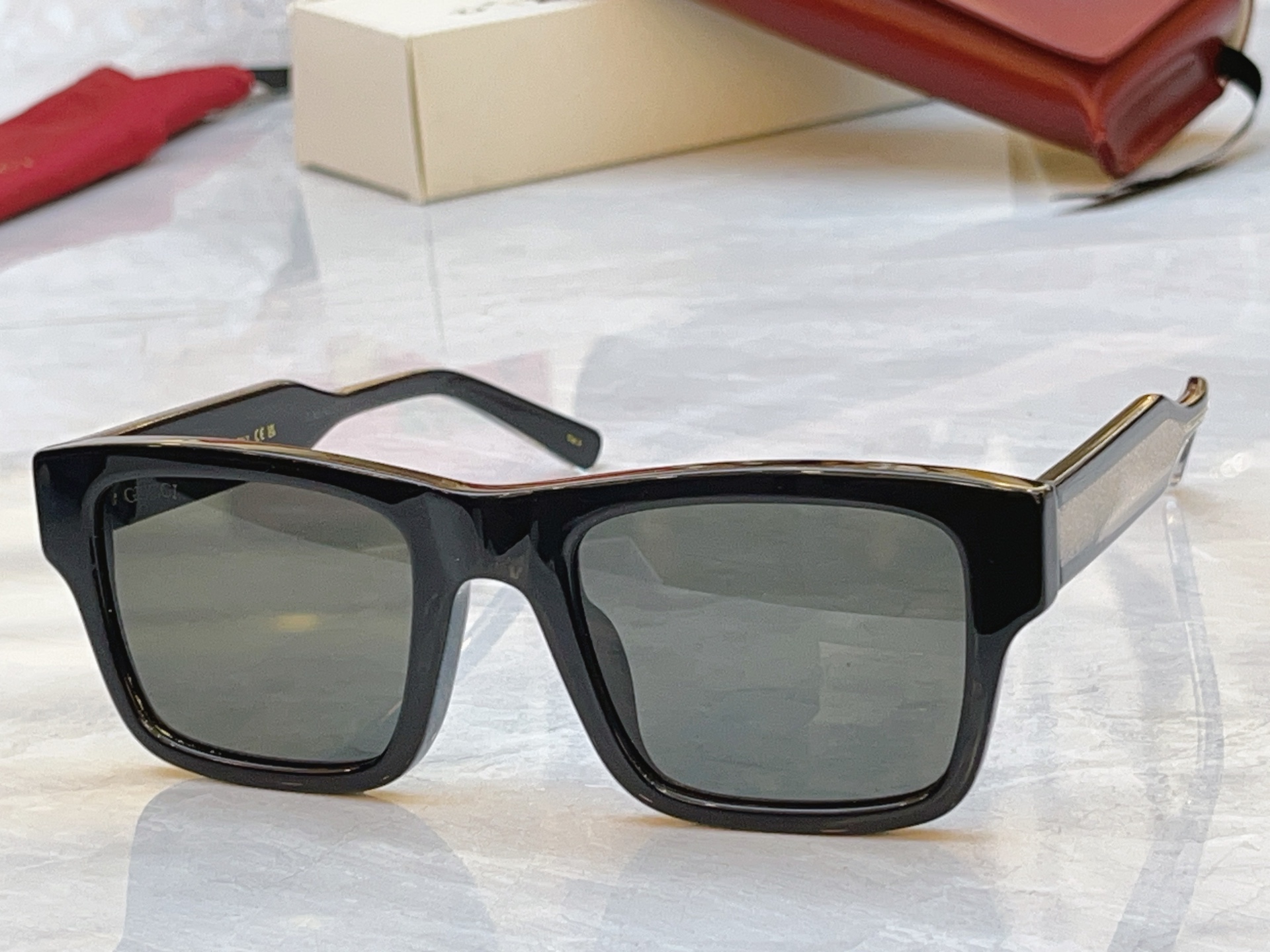 【GUCC*】古*驰新款太阳镜，MODEL：GG2072SA，SIZE：52口22-145