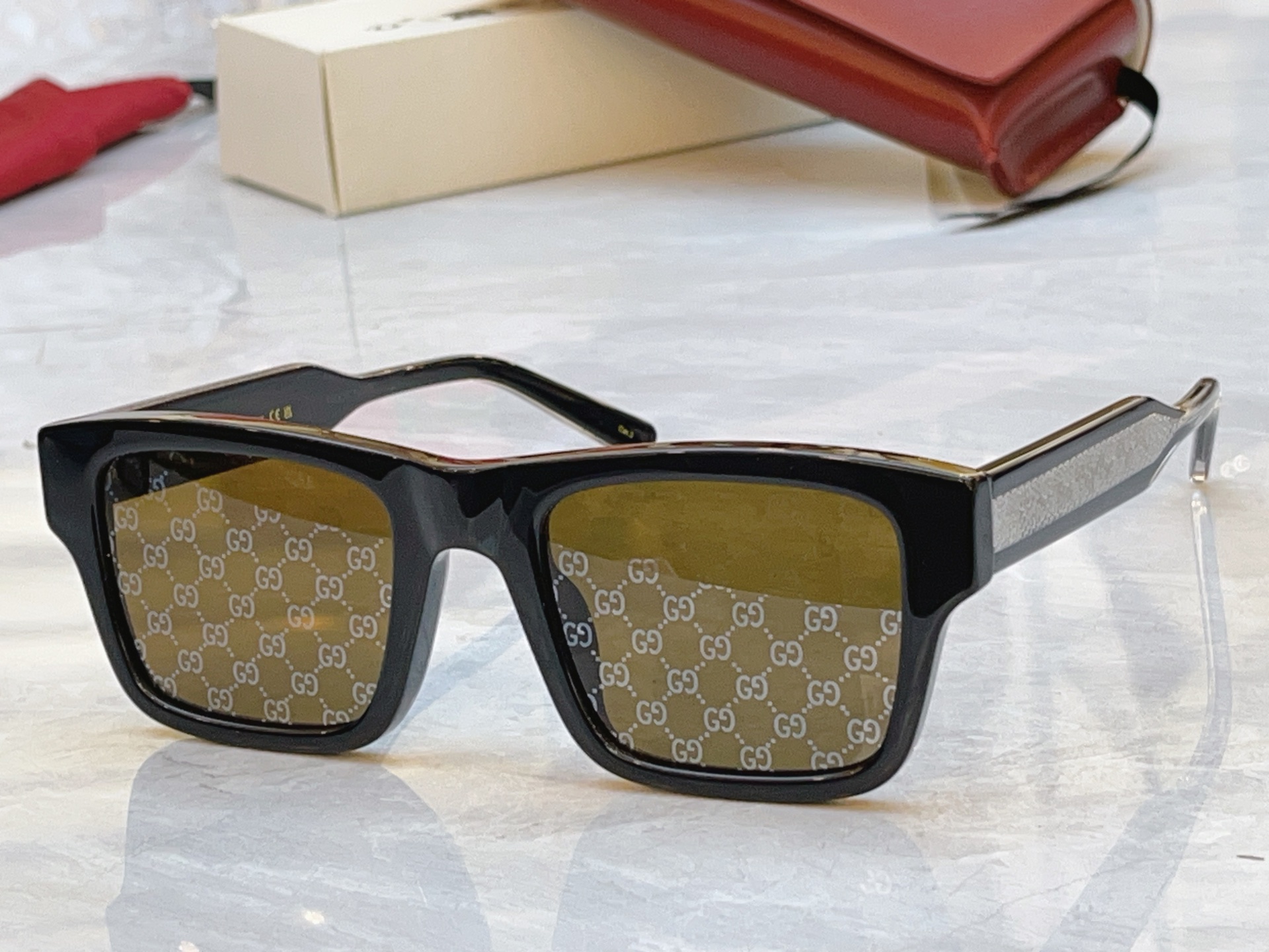 【GUCC*】古*驰新款太阳镜，MODEL：GG2072SA，SIZE：52口22-145