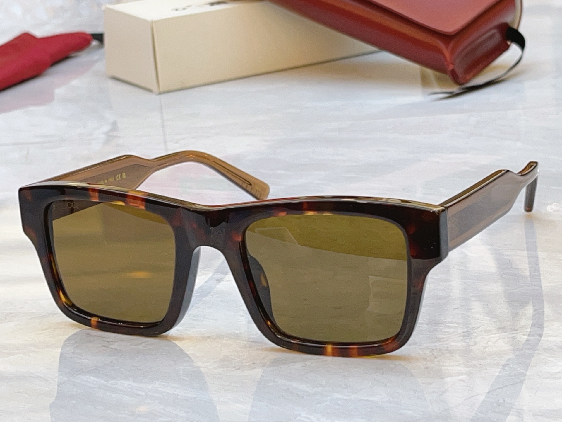 【GUCC*】古*驰新款太阳镜，MODEL：GG2072SA，SIZE：52口22-145
