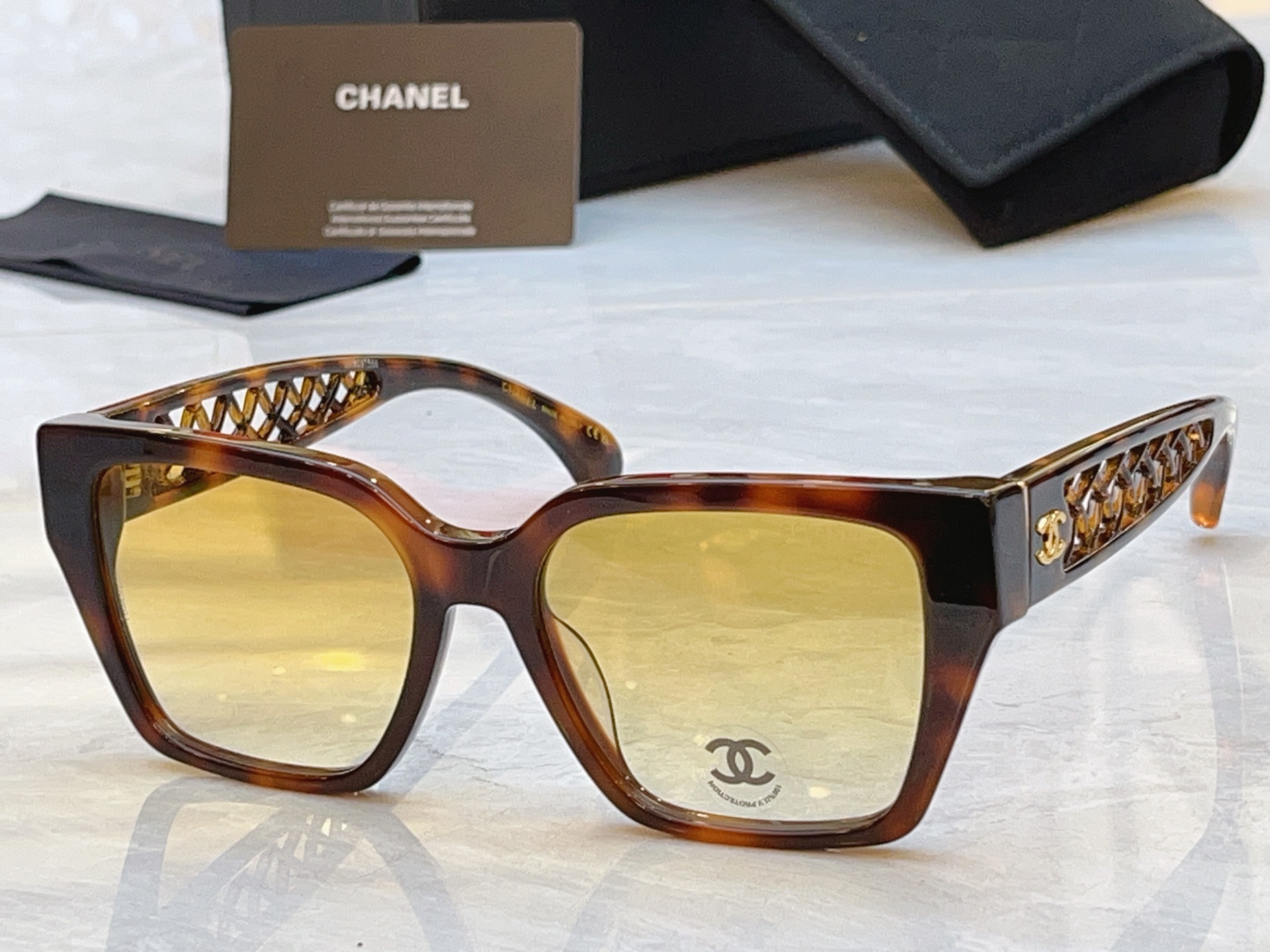 【CHANE*】香奈儿新款太阳镜，MODEL：CH3517，SIZE：54口17-135