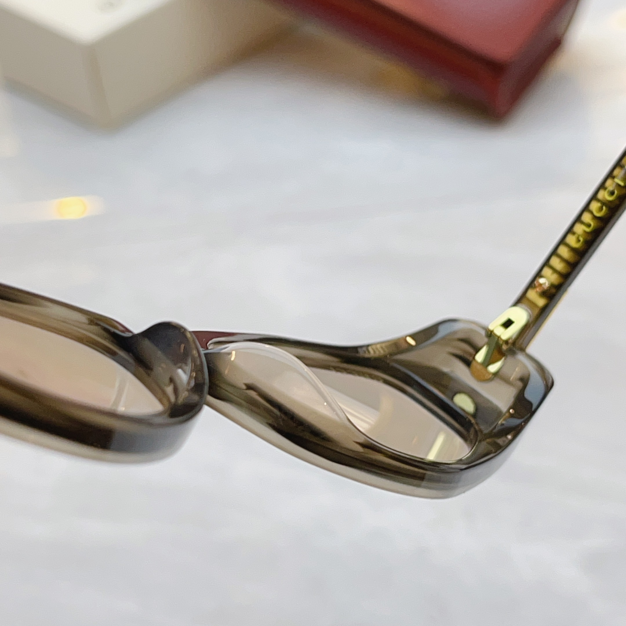 【GUCC*】古*驰新款太阳镜，MODEL：GG2088S，SIZE:52口16-135