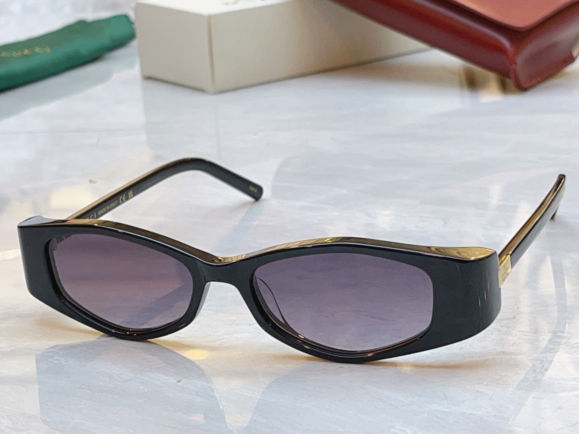 【GUCC*】古*驰新款太阳镜，MODEL：GG2088S，SIZE:52口16-135