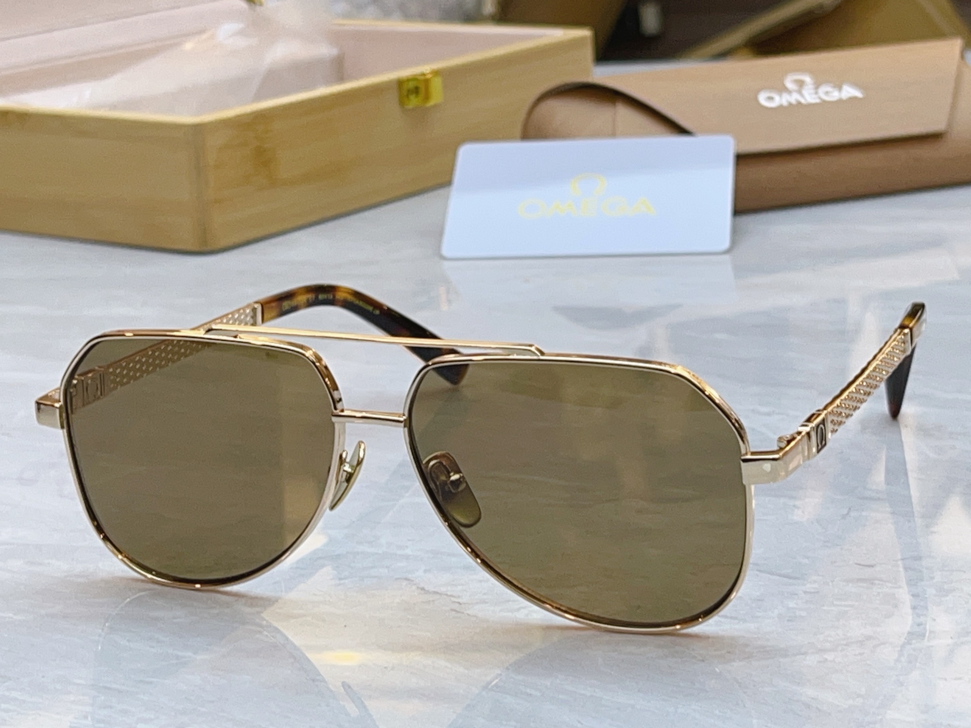 【OWEG*】欧米*茄新款太阳镜，MODEL：SS1326，SIZE：60口13-145