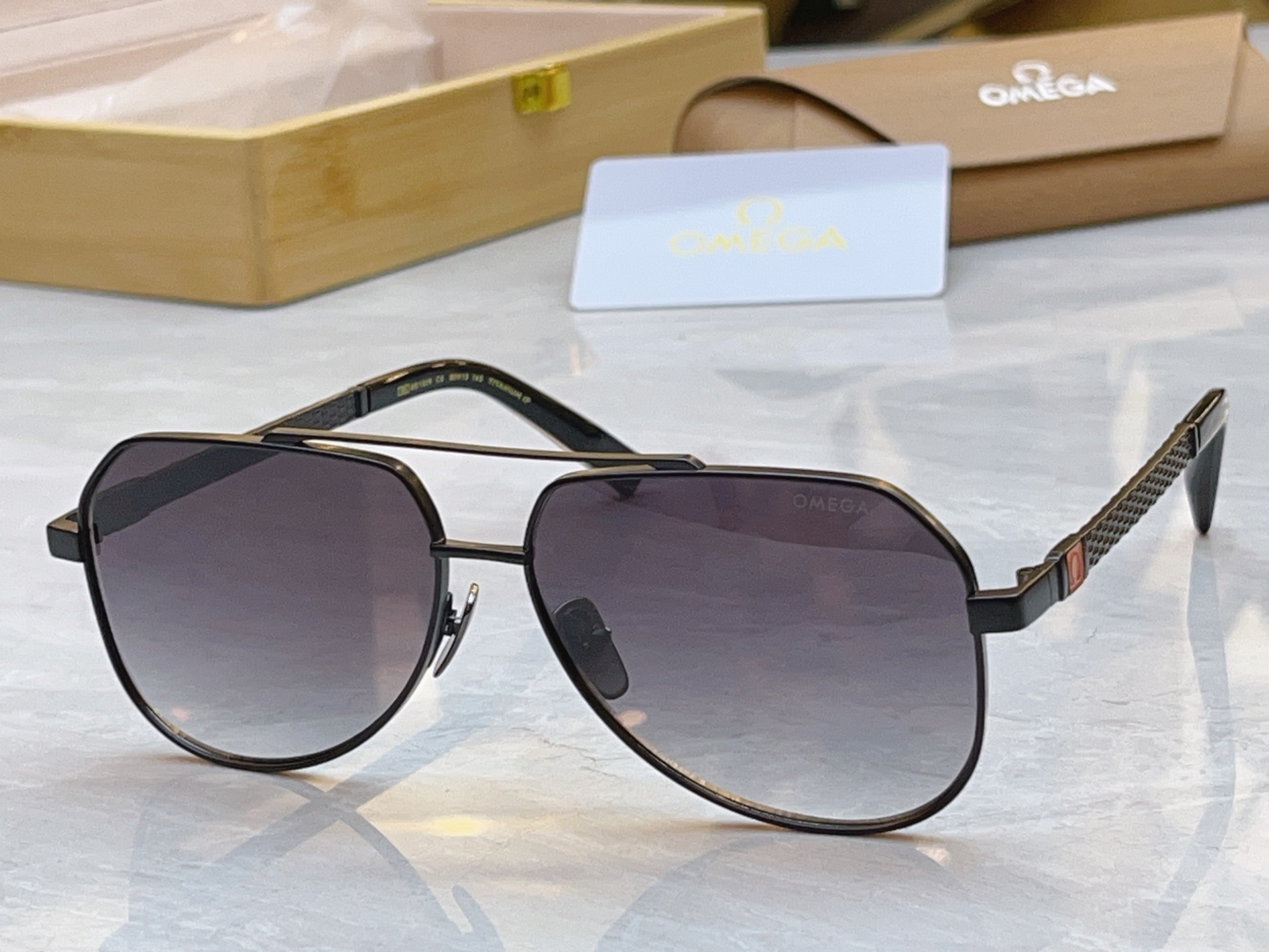 【OWEG*】欧米*茄新款太阳镜，MODEL：SS1326，SIZE：60口13-145