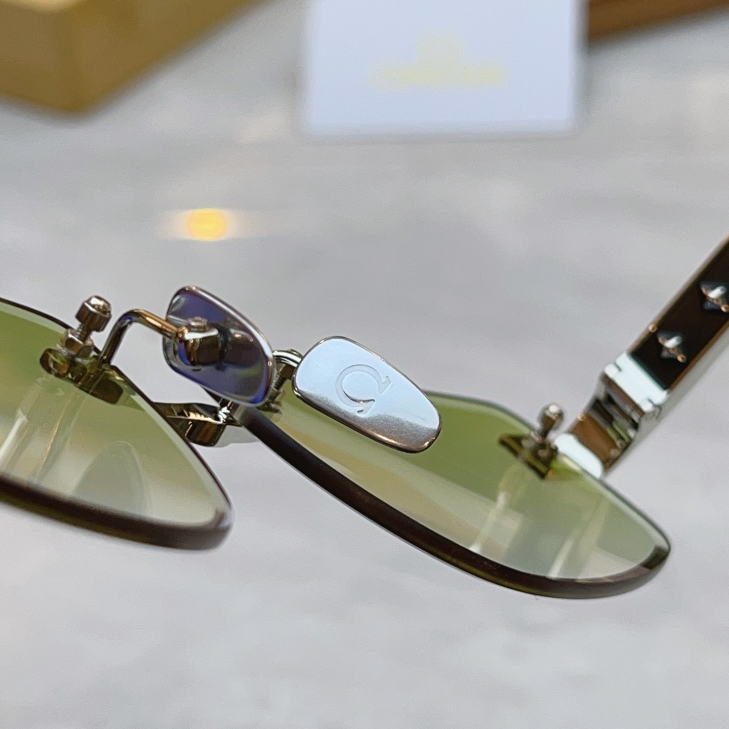 【OWEG*】欧米*茄新款太阳镜，MODEL：SS1345，SIZE：57口18-145