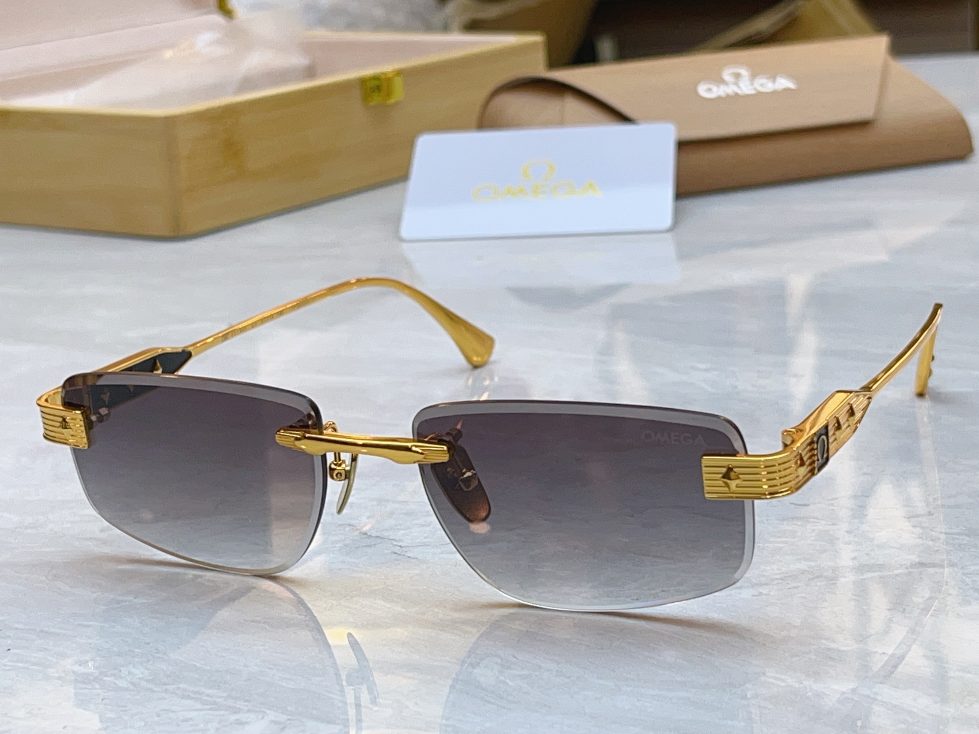 【OWEG*】欧米*茄新款太阳镜，MODEL：SS1345，SIZE：57口18-145