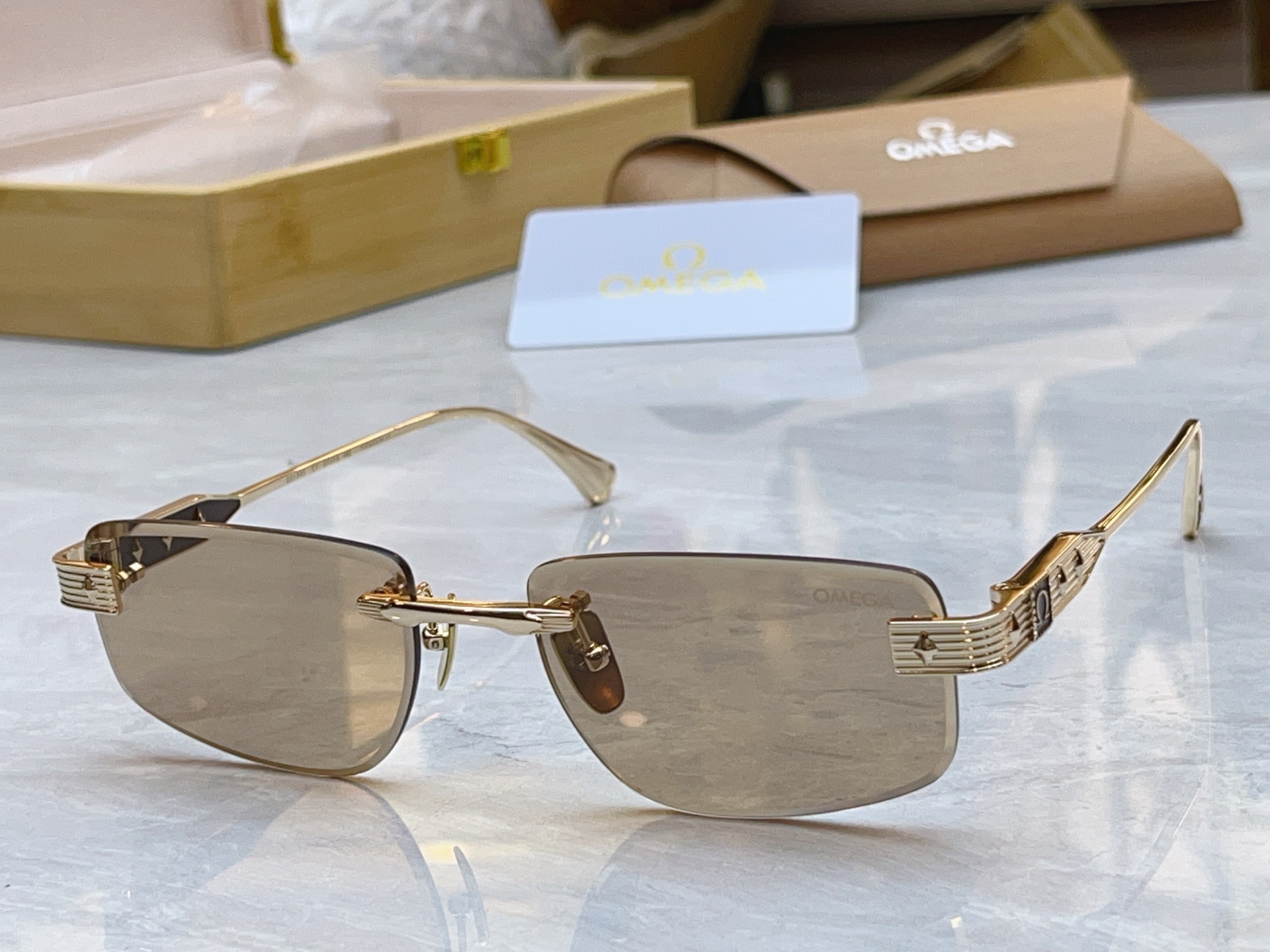 【OWEG*】欧米*茄新款太阳镜，MODEL：SS1345，SIZE：57口18-145
