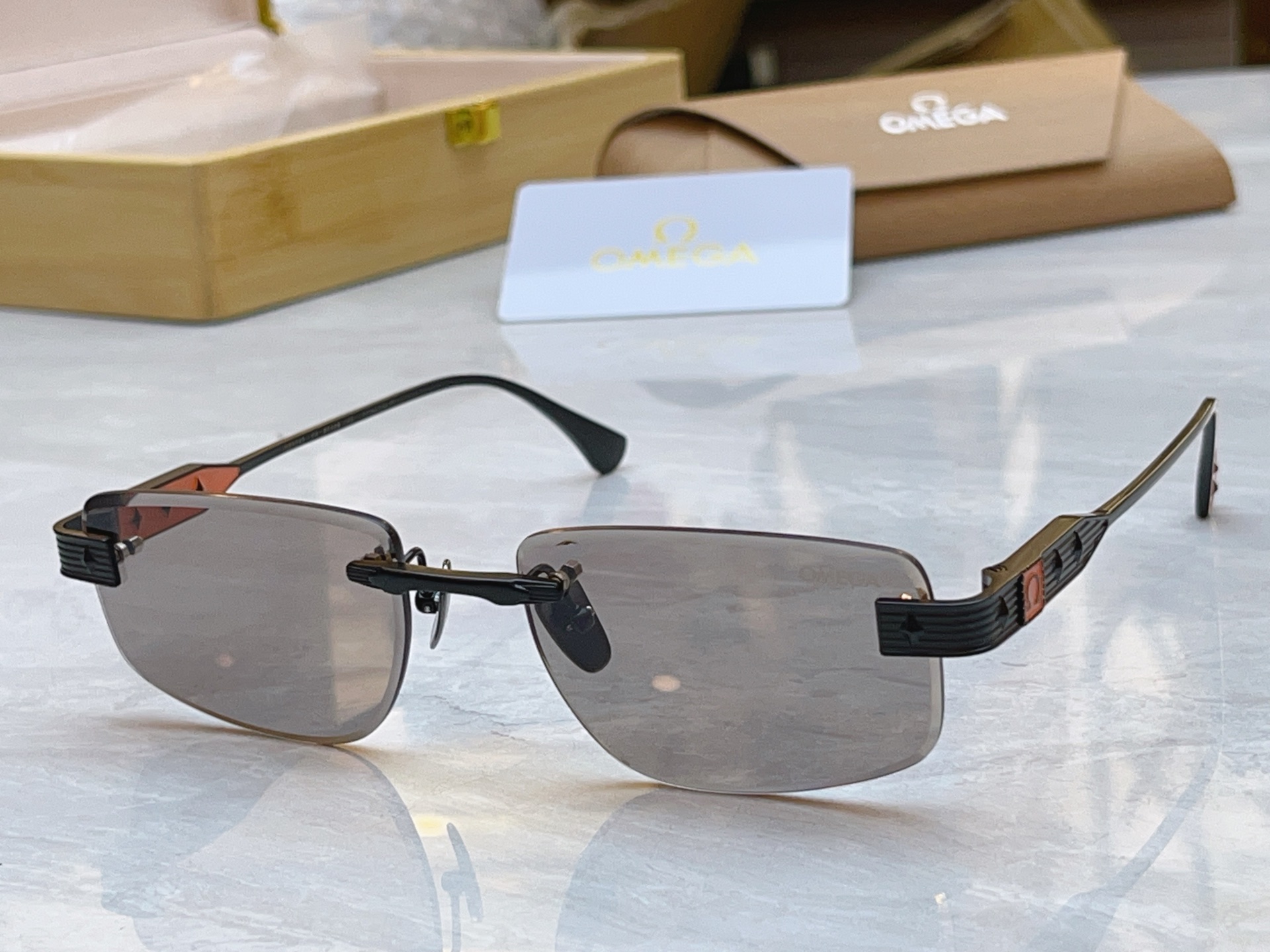 【OWEG*】欧米*茄新款太阳镜，MODEL：SS1345，SIZE：57口18-145