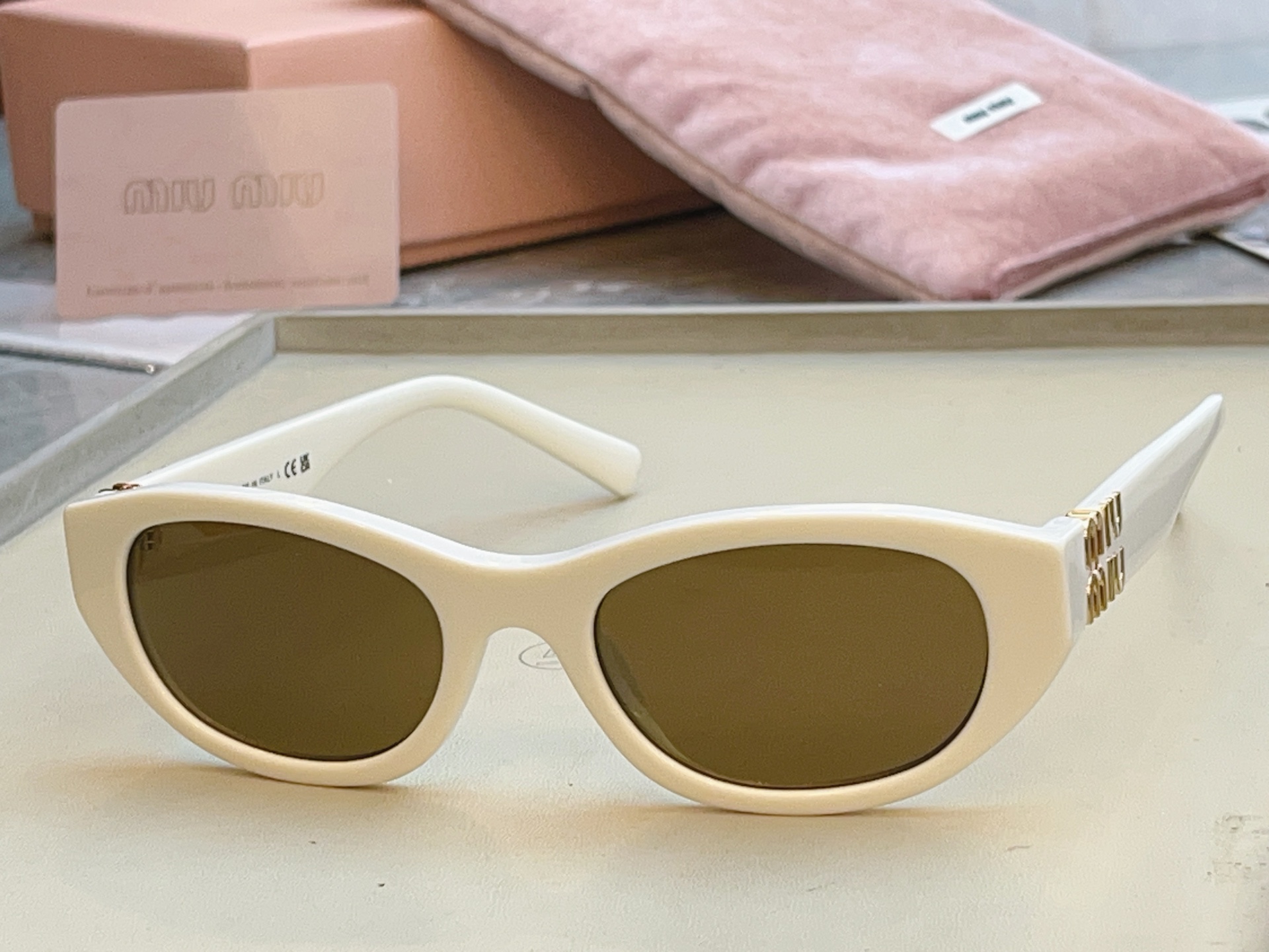 【MIUMI*】缪*缪新款太阳镜🕶️，Mod:SMU A03-F，SIZE:53口19-140 原单高品