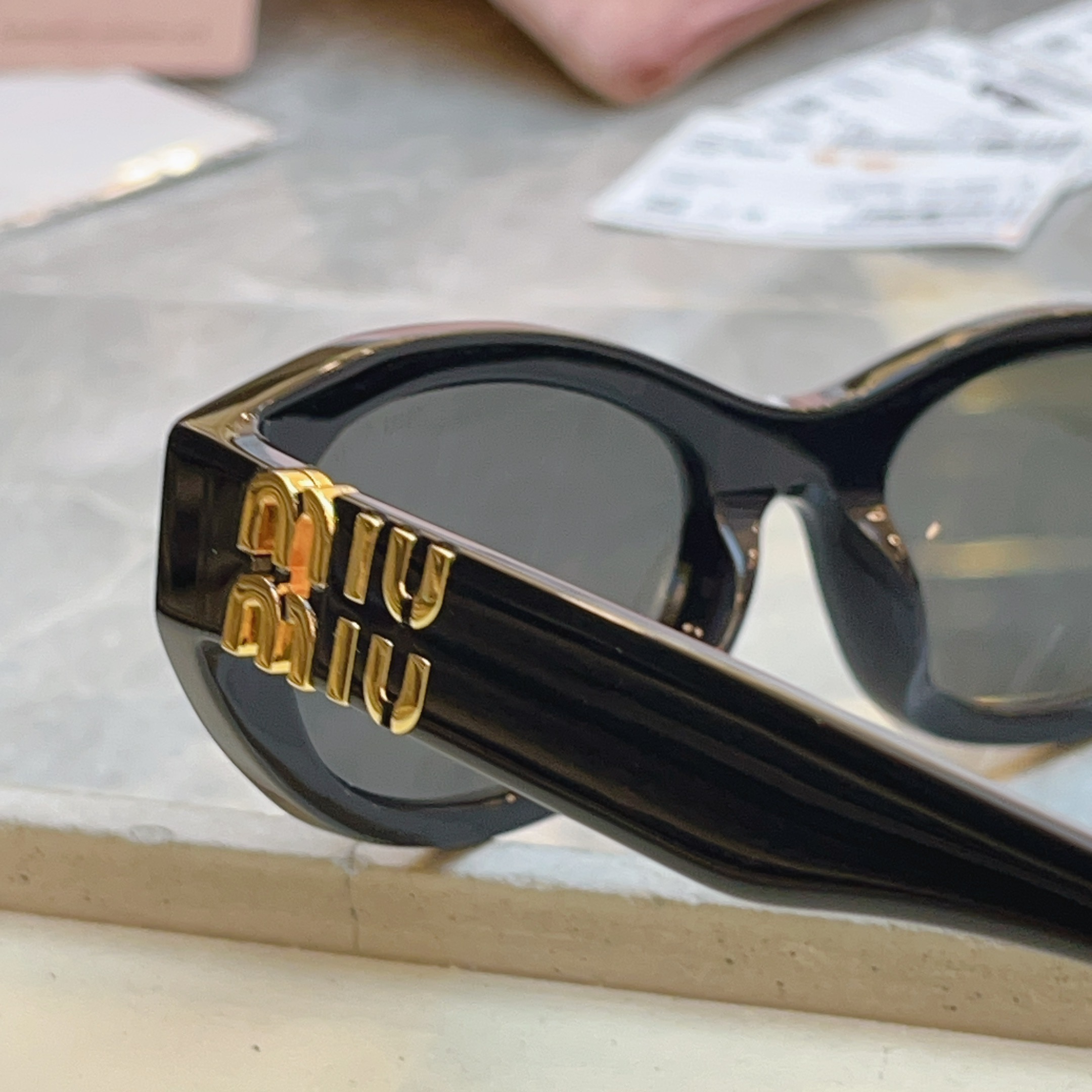 【MIUMI*】缪*缪新款太阳镜🕶️，Mod:SMU A03-F，SIZE:53口19-140 原单高品