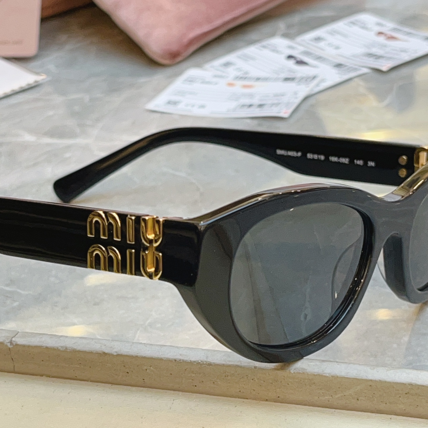 【MIUMI*】缪*缪新款太阳镜🕶️，Mod:SMU A03-F，SIZE:53口19-140 原单高品