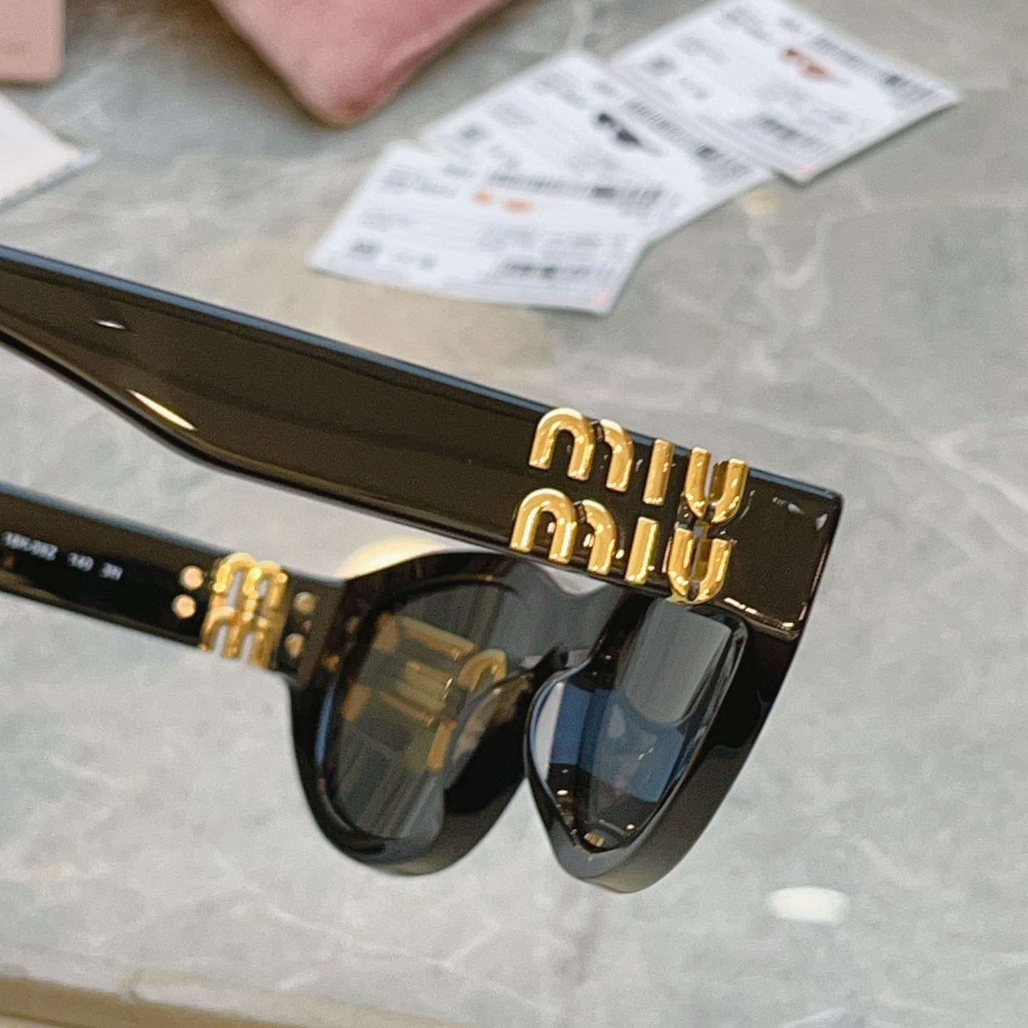 【MIUMI*】缪*缪新款太阳镜🕶️，Mod:SMU A03-F，SIZE:53口19-140 原单高品