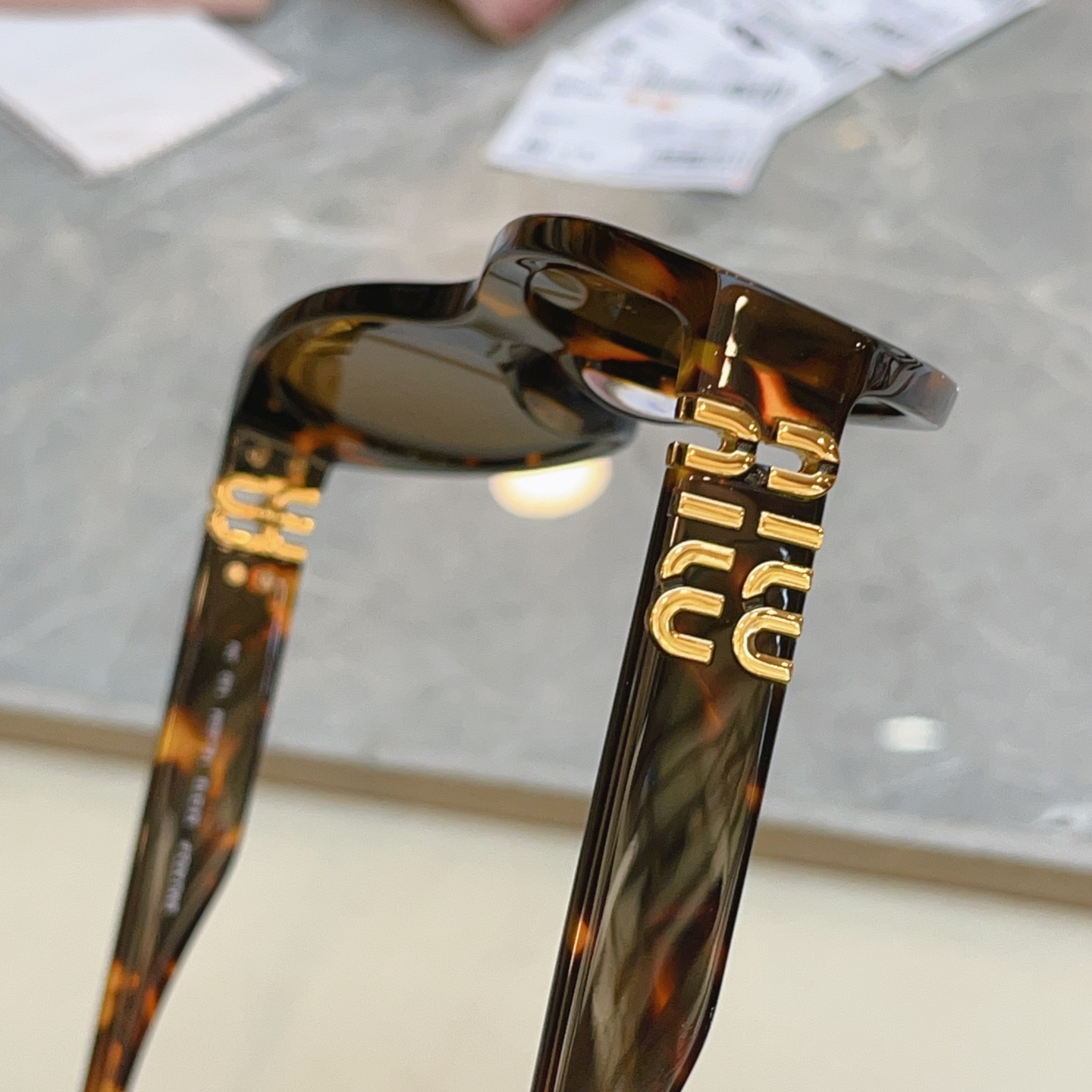 ，【MIUMI*】缪*缪新款太阳镜🕶️，Mod:SMU A03-F，SIZE:53口19-140 原单高品质✨