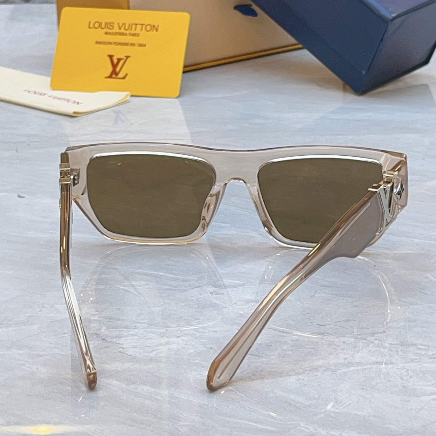 【LOUIS VUITTO*】路易*威登新款太阳镜，MODEL：Z2873U，SIZE：57口18-14