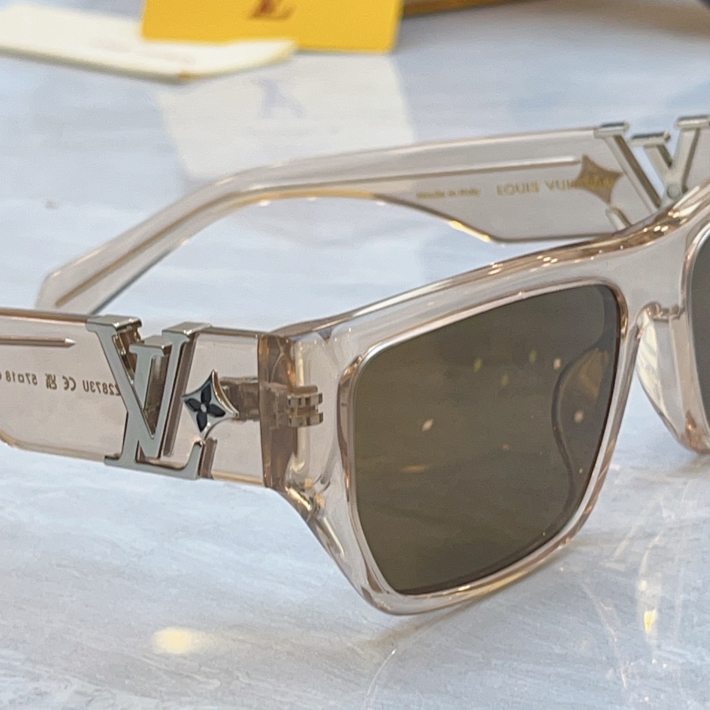 【LOUIS VUITTO*】路易*威登新款太阳镜，MODEL：Z2873U，SIZE：57口18-14