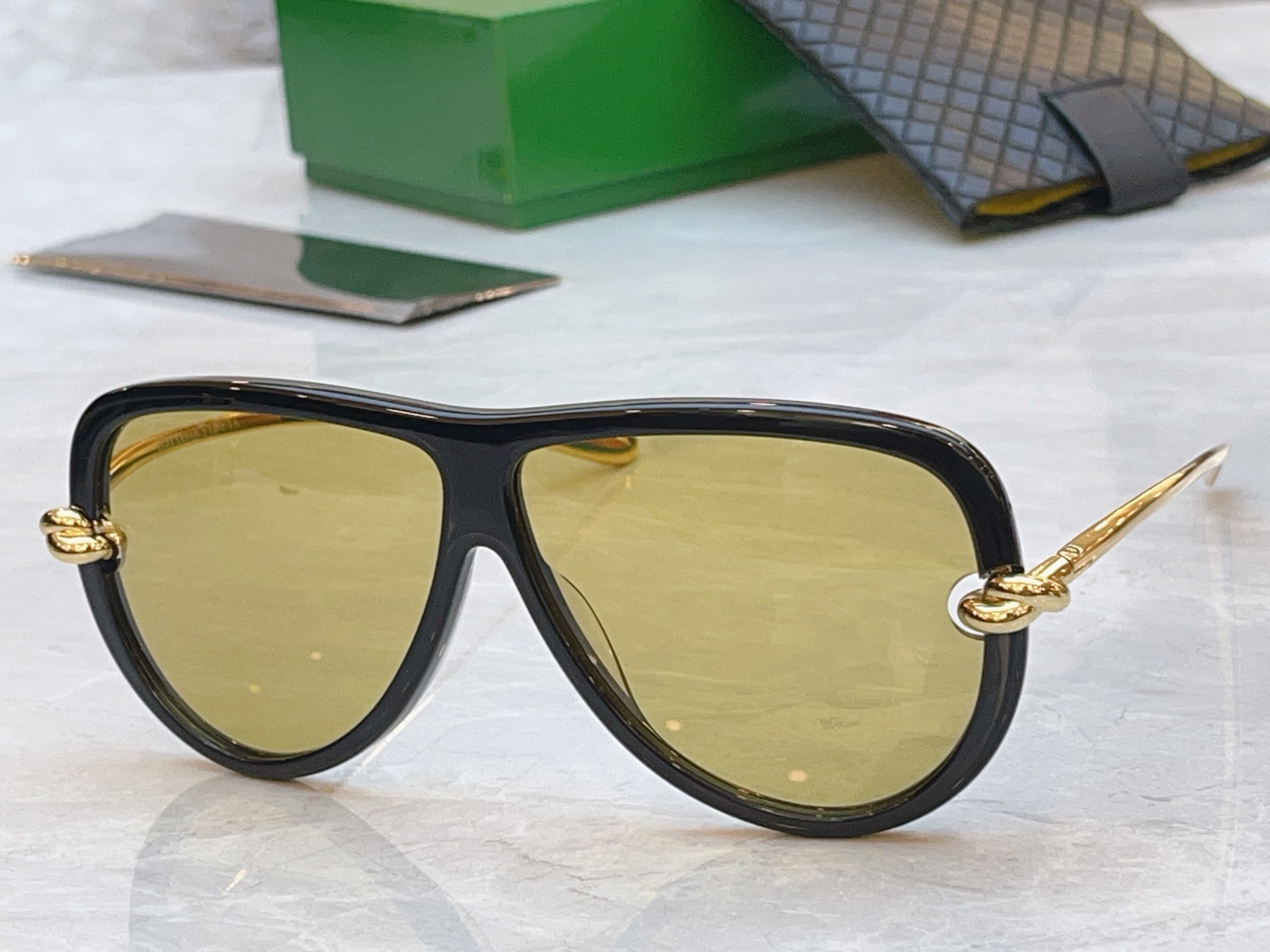 【BVLGA*】宝格*丽新款太阳镜，MODEL：BV 1513S，SIZE：60口10-145