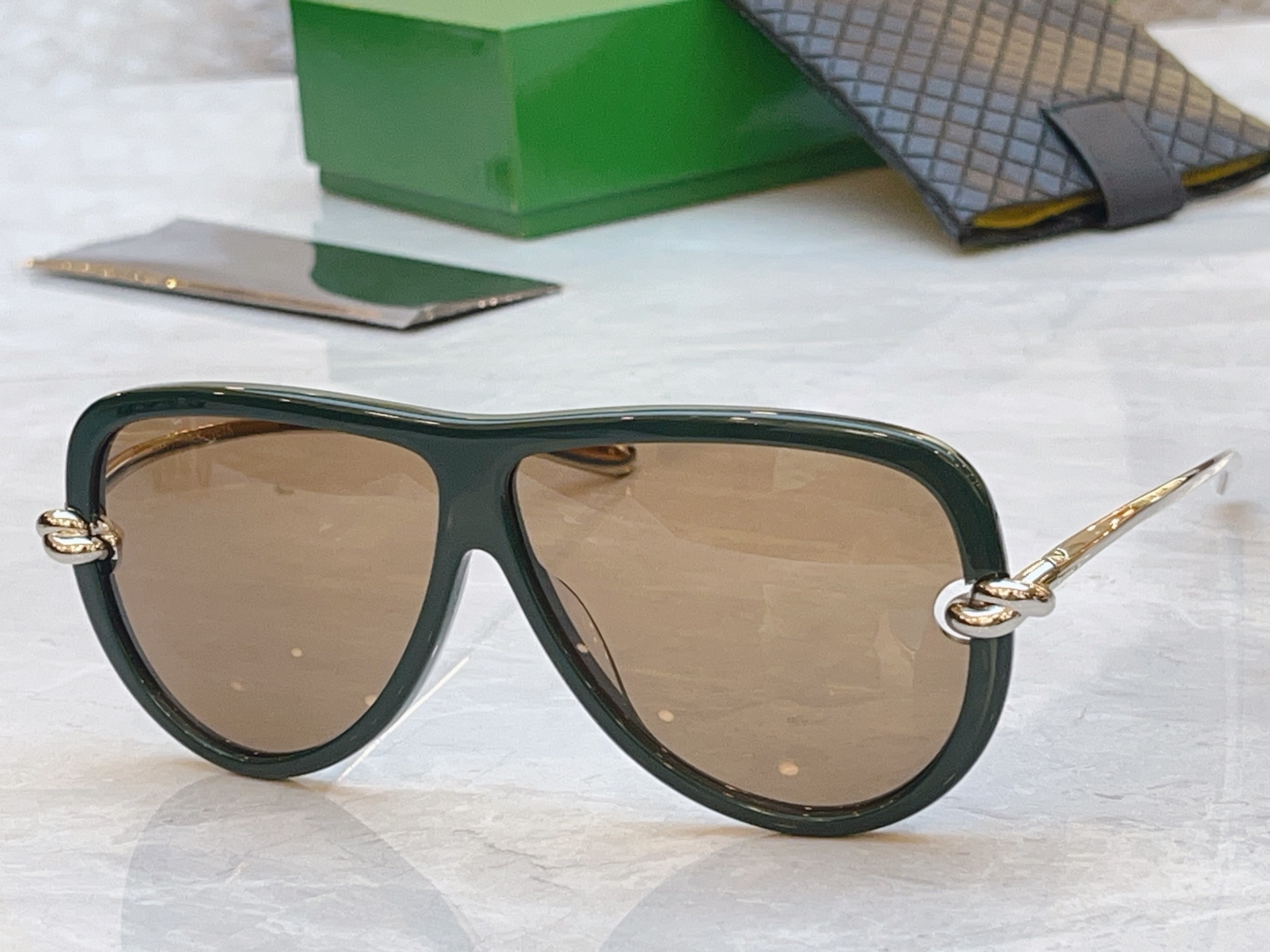 【BVLGA*】宝格*丽新款太阳镜，MODEL：BV 1513S，SIZE：60口10-145