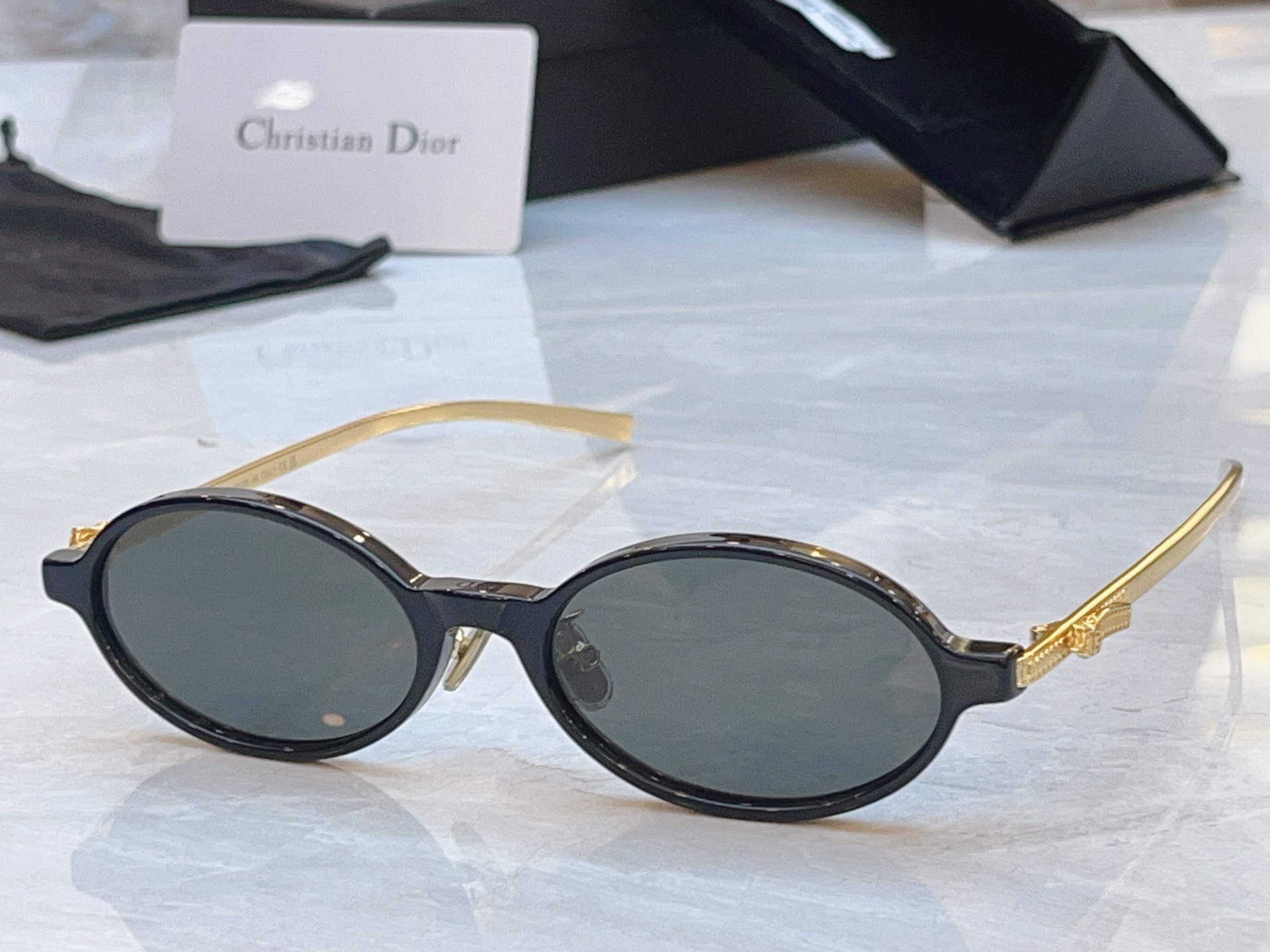 【DIO* 】迪*奥新款太阳镜，MODEL：Dior Bow R2F，SIZE：53口17-145