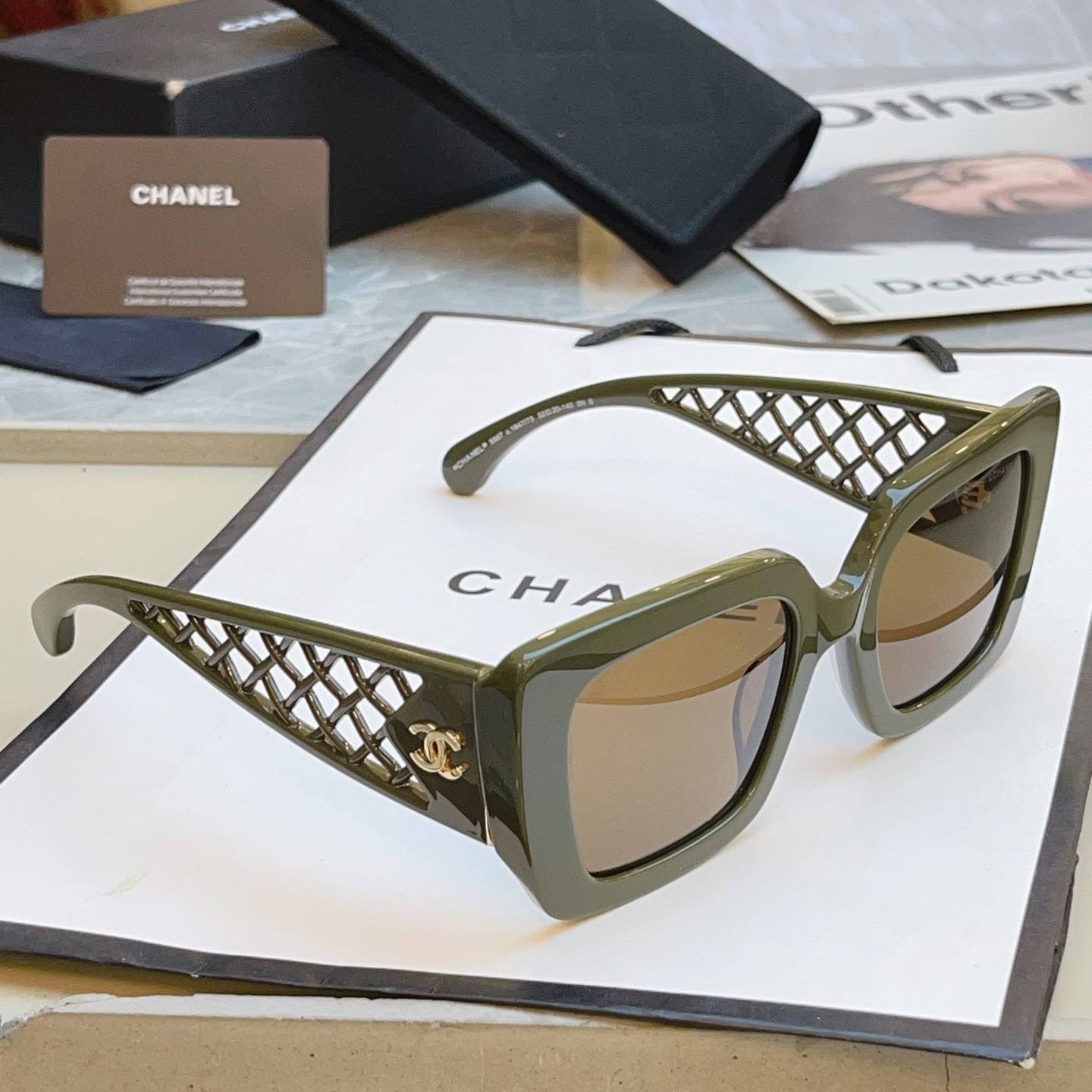 NO:947626,,【CHANE*】Chanel new sunglasses high version,MODEL5567,SIZE52 mouth 20-145 S glasses sunglasses,glasses,chanel,chanel19860909,【CHANE*】香奈儿新款太阳镜 高版本,MODEL5567,SIZE52口20-145 S眼镜墨镜太阳镜,眼镜,chanel,chanel,glasses