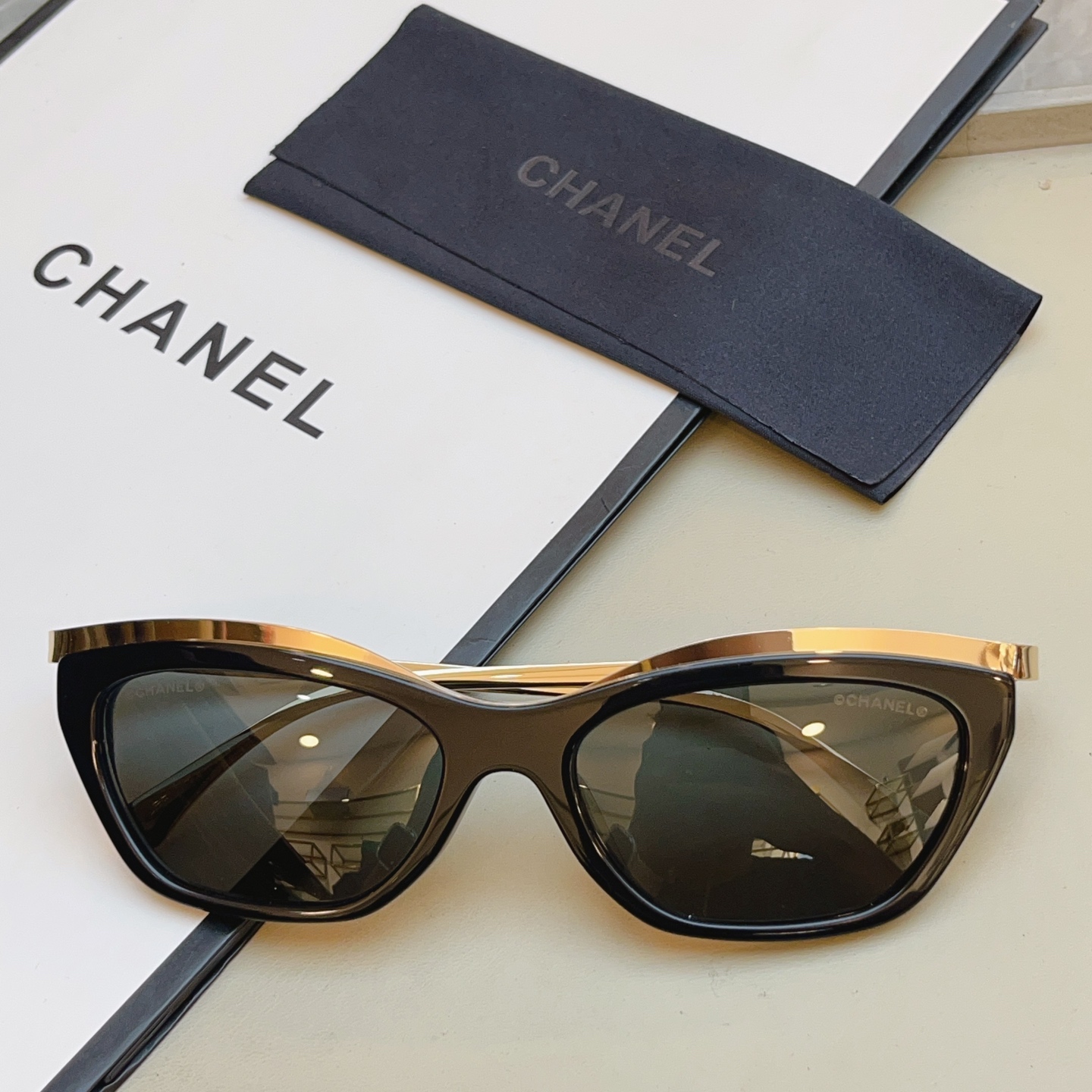 ，【CHANE*】香奈儿新款太阳镜 高版本✨，MODEL：CH4299，SIZE：55口17-140 3N